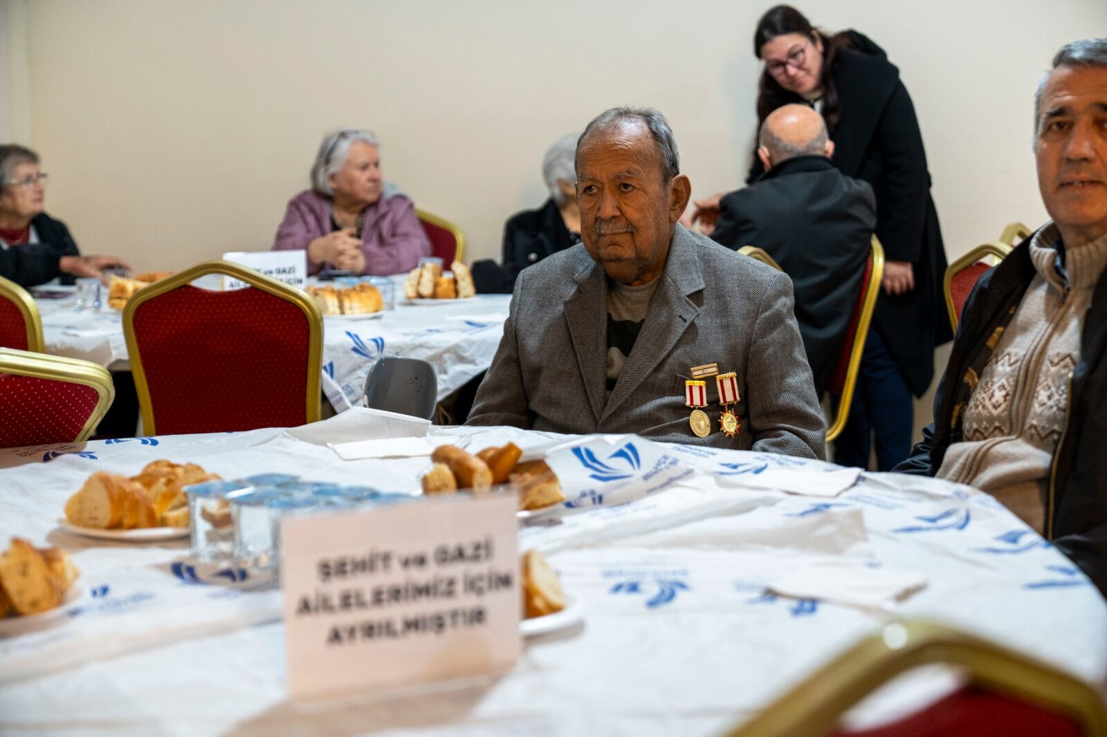 Güzelbahçe Belediyesi, Ramazan Ayının Birlik Ve Dayanışma Ruhunu Yaşatmak Amacıyla Şehit Ve Gazi Ailelerini Özel Bir Iftar Sofrasında Buluşturdu (2)