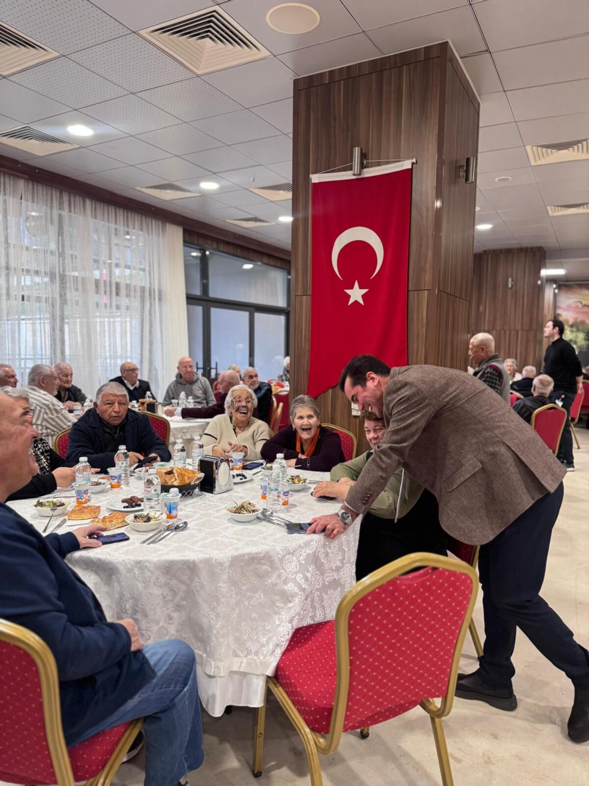 Huzurevi Sakinleri Iftar Sofrasında (2)