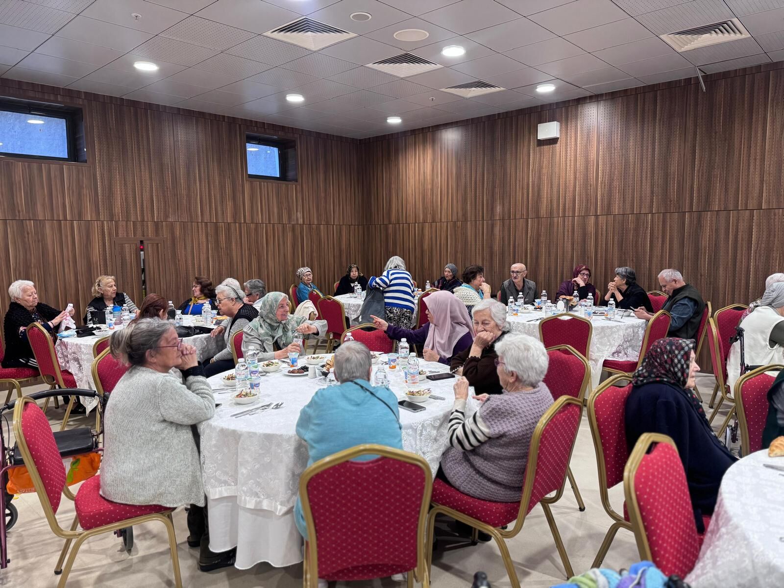 Huzurevi Sakinleri Iftar Sofrasında (4)
