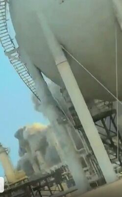 İran, Suudi Arabistan'da Petrol Rafinerisini Vurdu! (1)