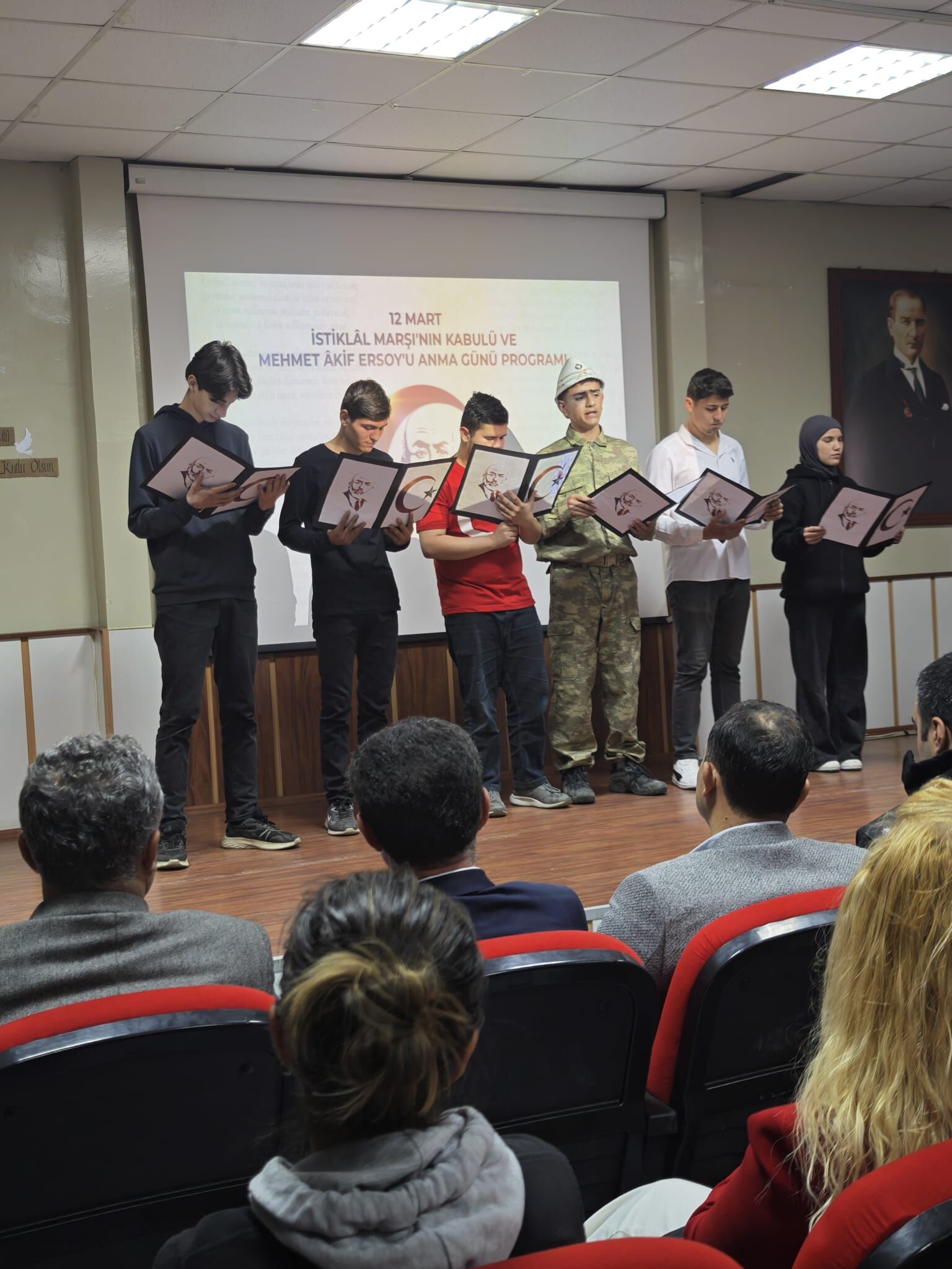 İstiklal Marşı’nın Kabulü Ve Mehmet Akif Ersoy’u Anma Günü Ilçe Programı Okulumuz Tarafından Gerçekleştirildi (2)