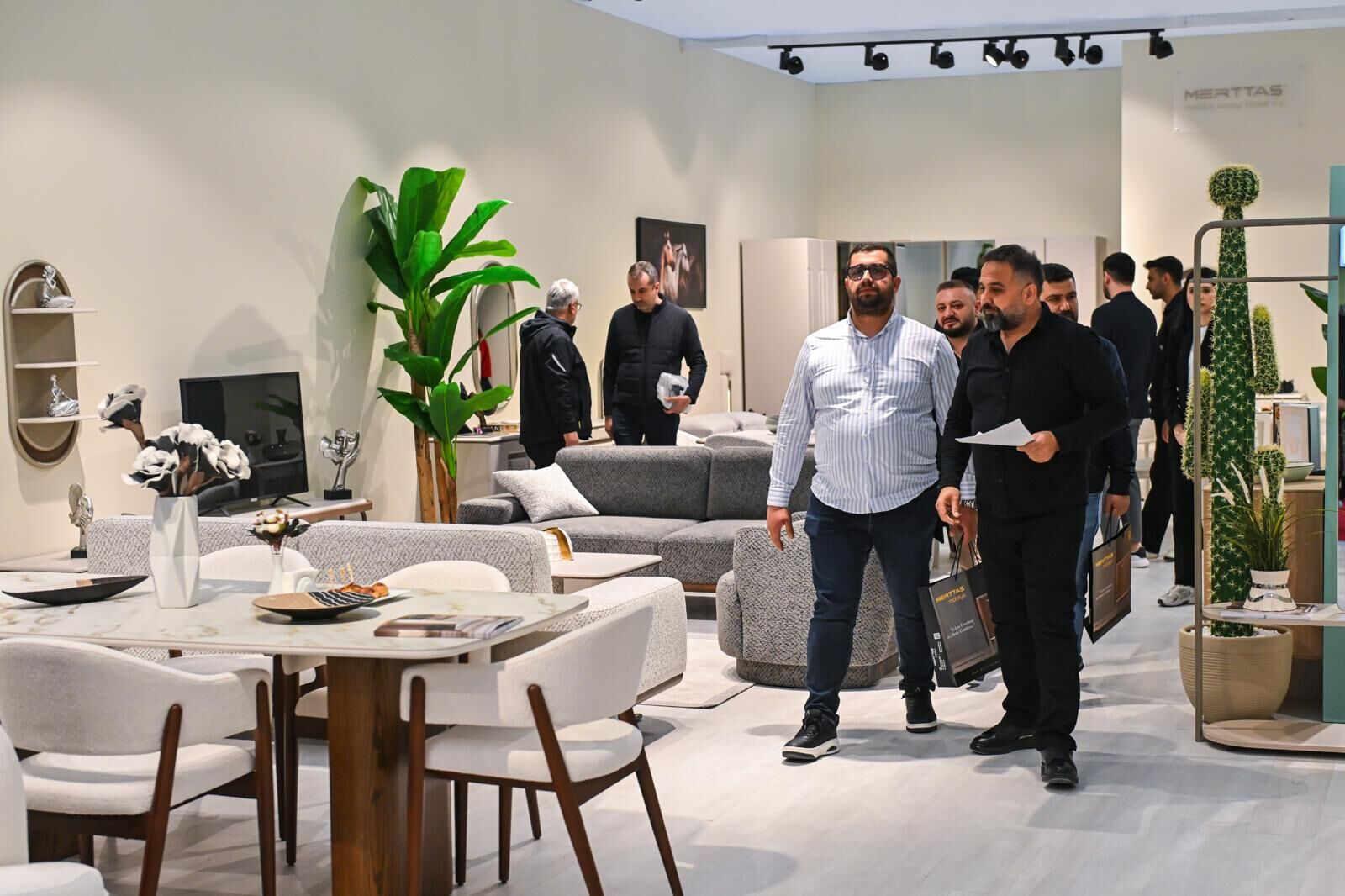 İzfurnex 2026 Kapılarını Açtı (1)-1