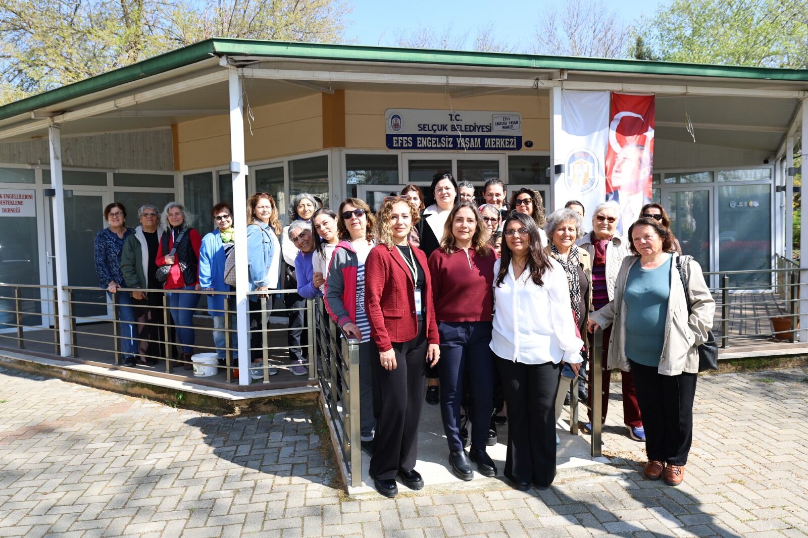 İzmir Büyükşehir’den Kadınlara Sağlık Ve Yoga Eğitimi (4)