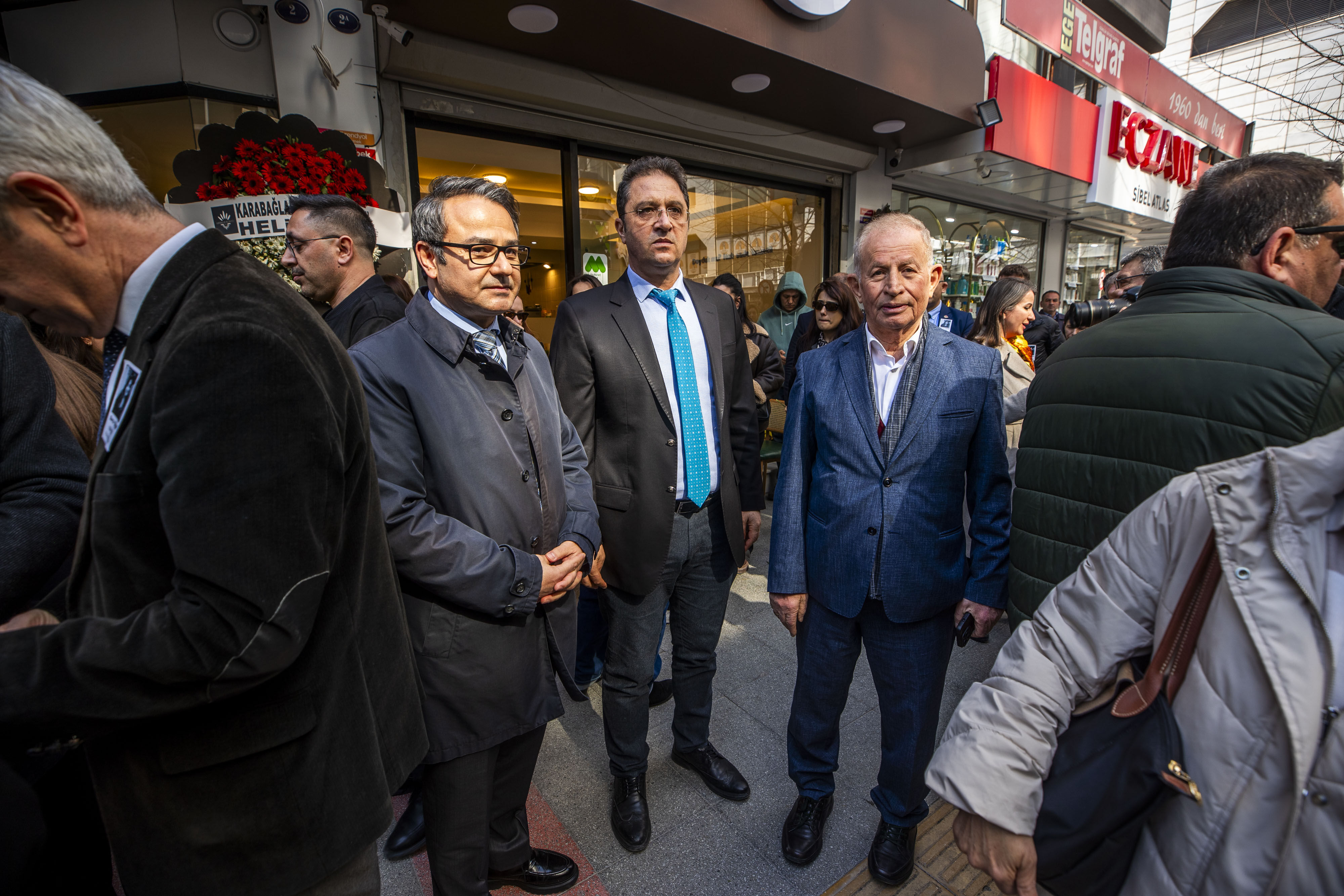 İzmir Gazeteciler Cemiyeti Üyesi Ve Ege Telgraf Gazetesi Muhabiri Burcu Yanar, Genç Yaşta Hayatını Kaybetti (1)