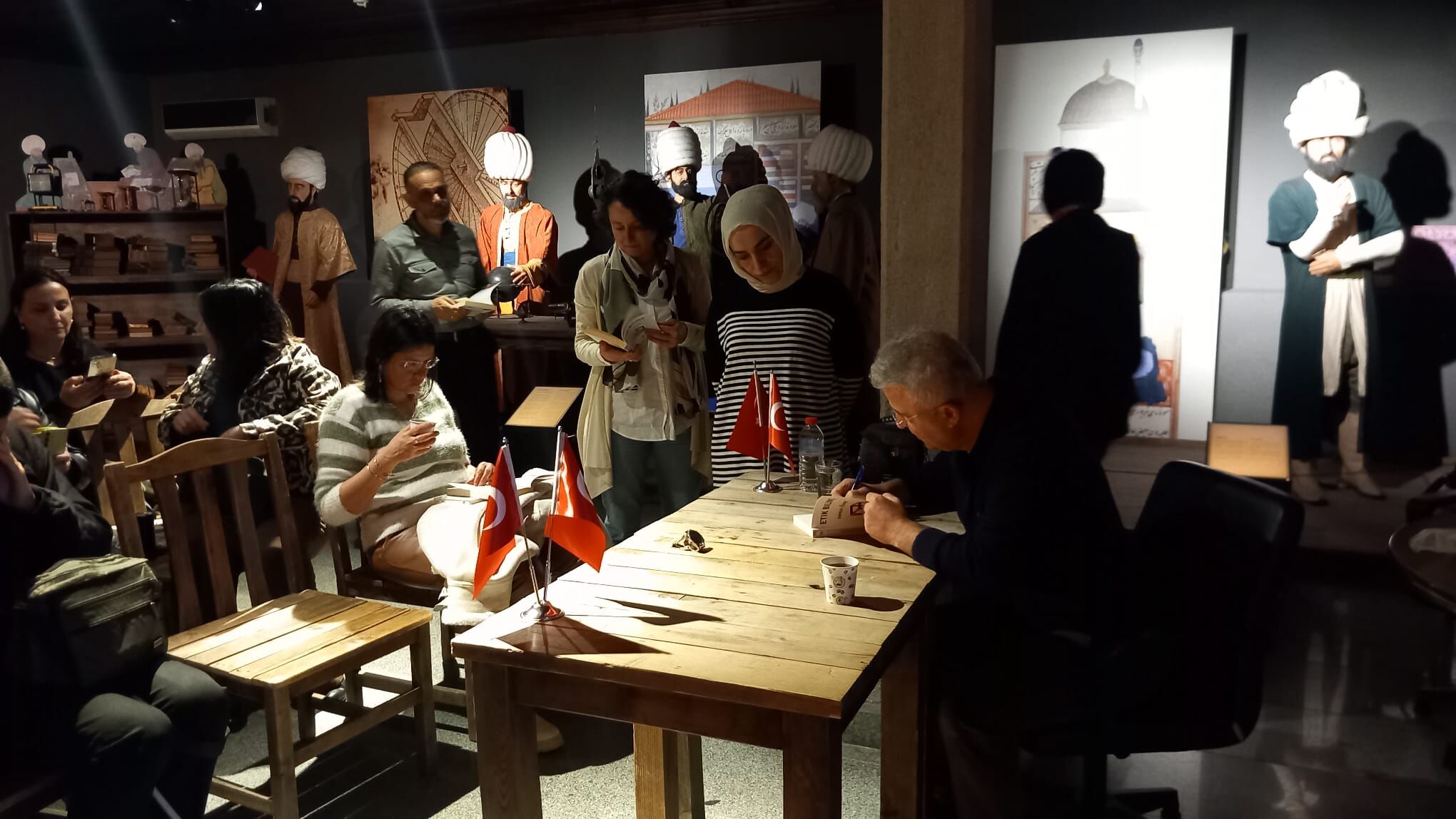 İzmir Öğretmen Akademileri,