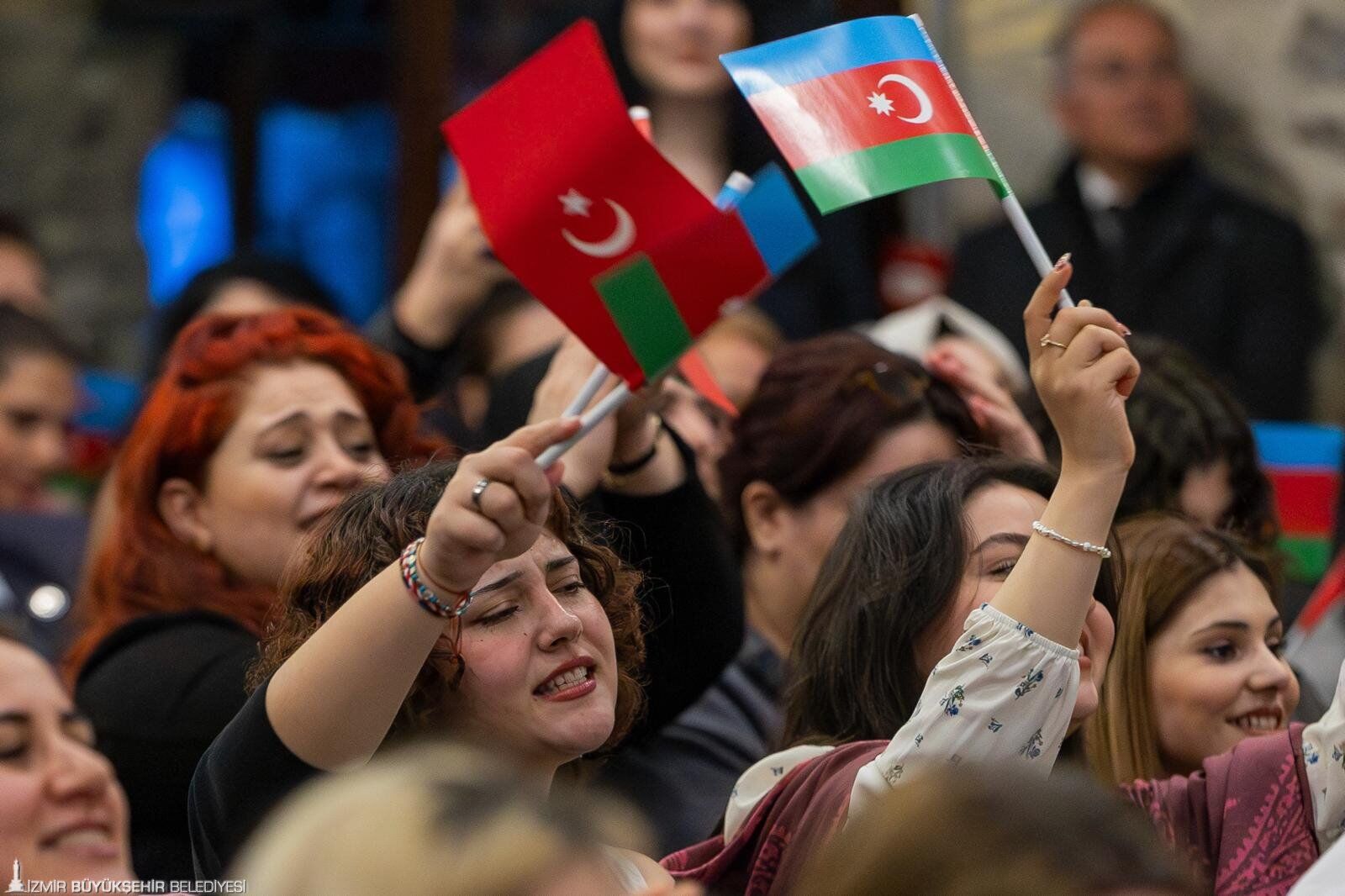 İzmir'de Azerbaycan Rüzgarı 44