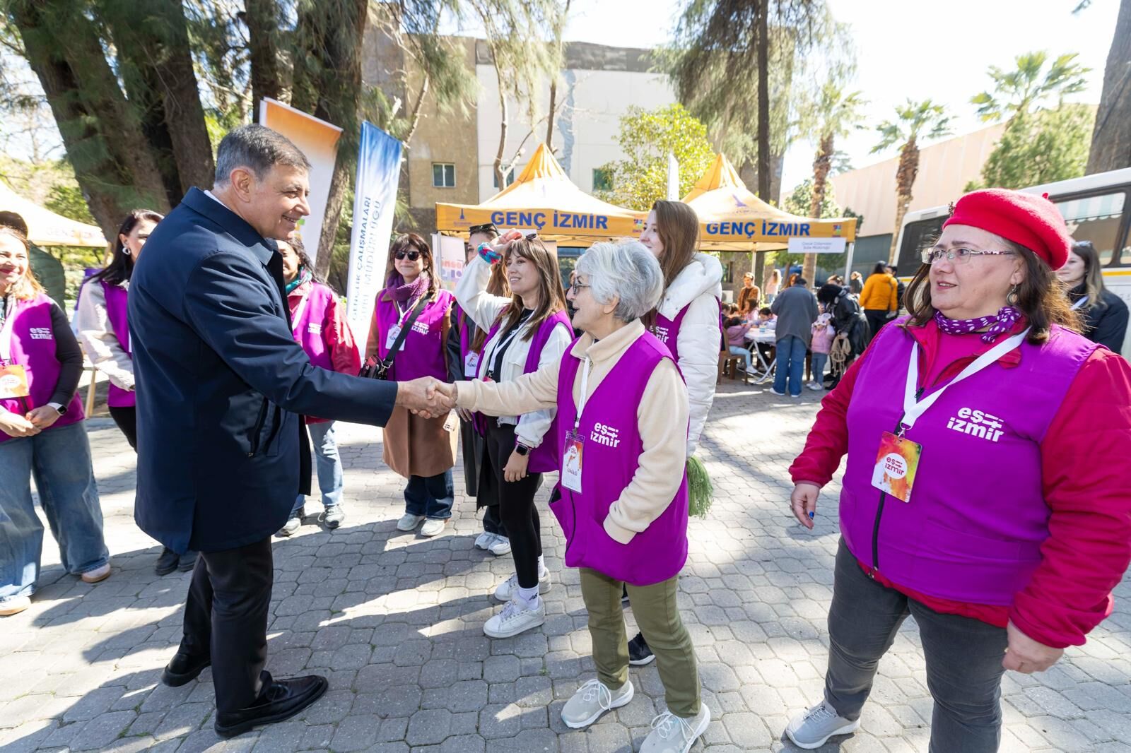 İzmir’de Kadın Emeği Kültürpark’ta Buluştu Başkan Tugay Atatürk'ün Sözüyle Kutladı (4)