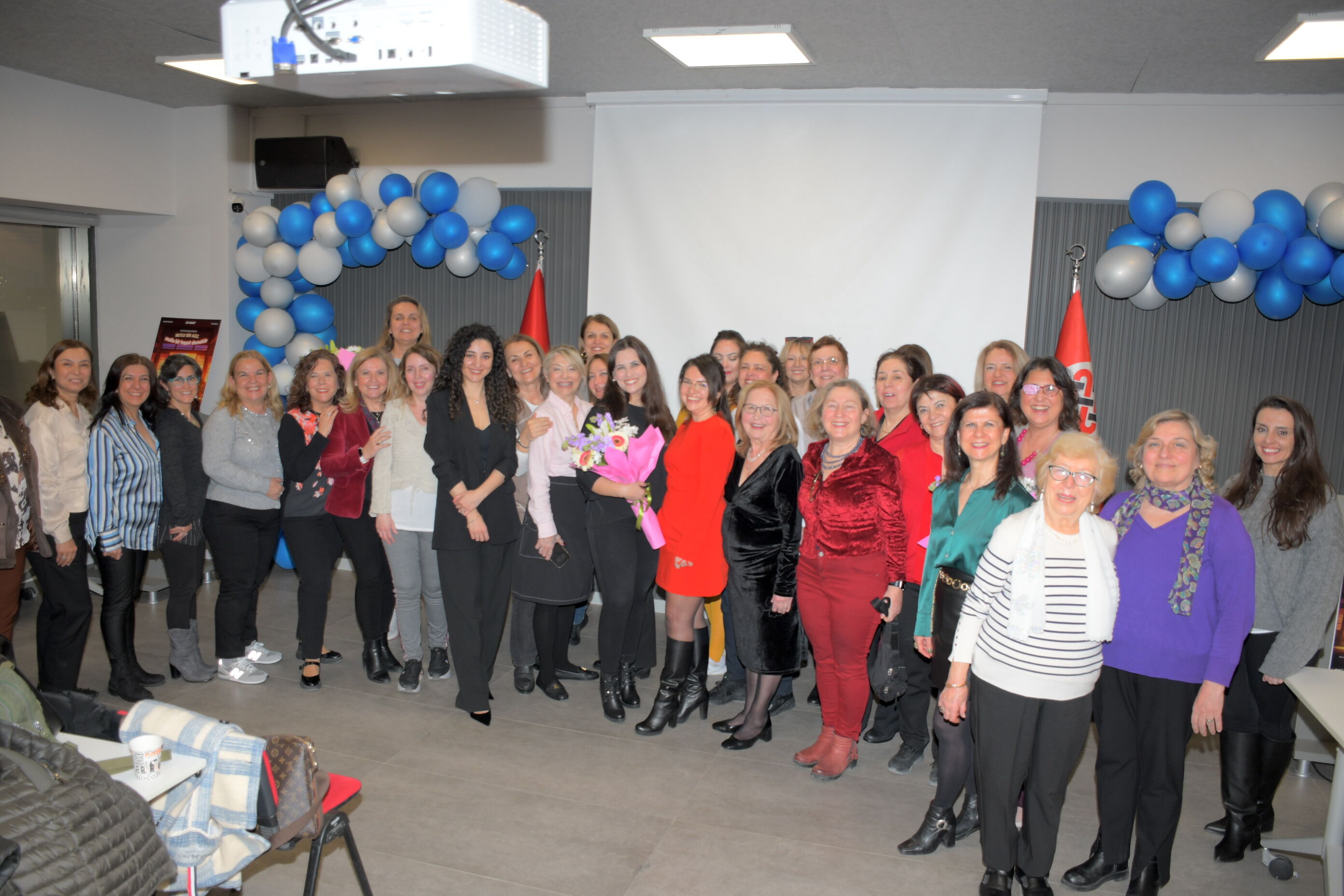 İzmir’de Kadınlar Antioksidan Ve Kahkaha Etkinliğinde Buluştu (2)