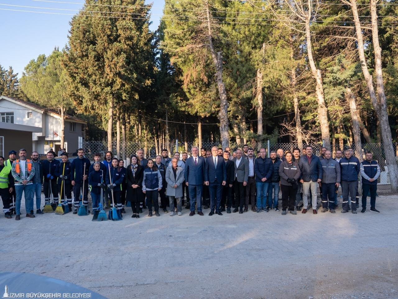 İzmir’de Mezarlıklar Ramazan Bayramı’na Hazırlanıyor 333