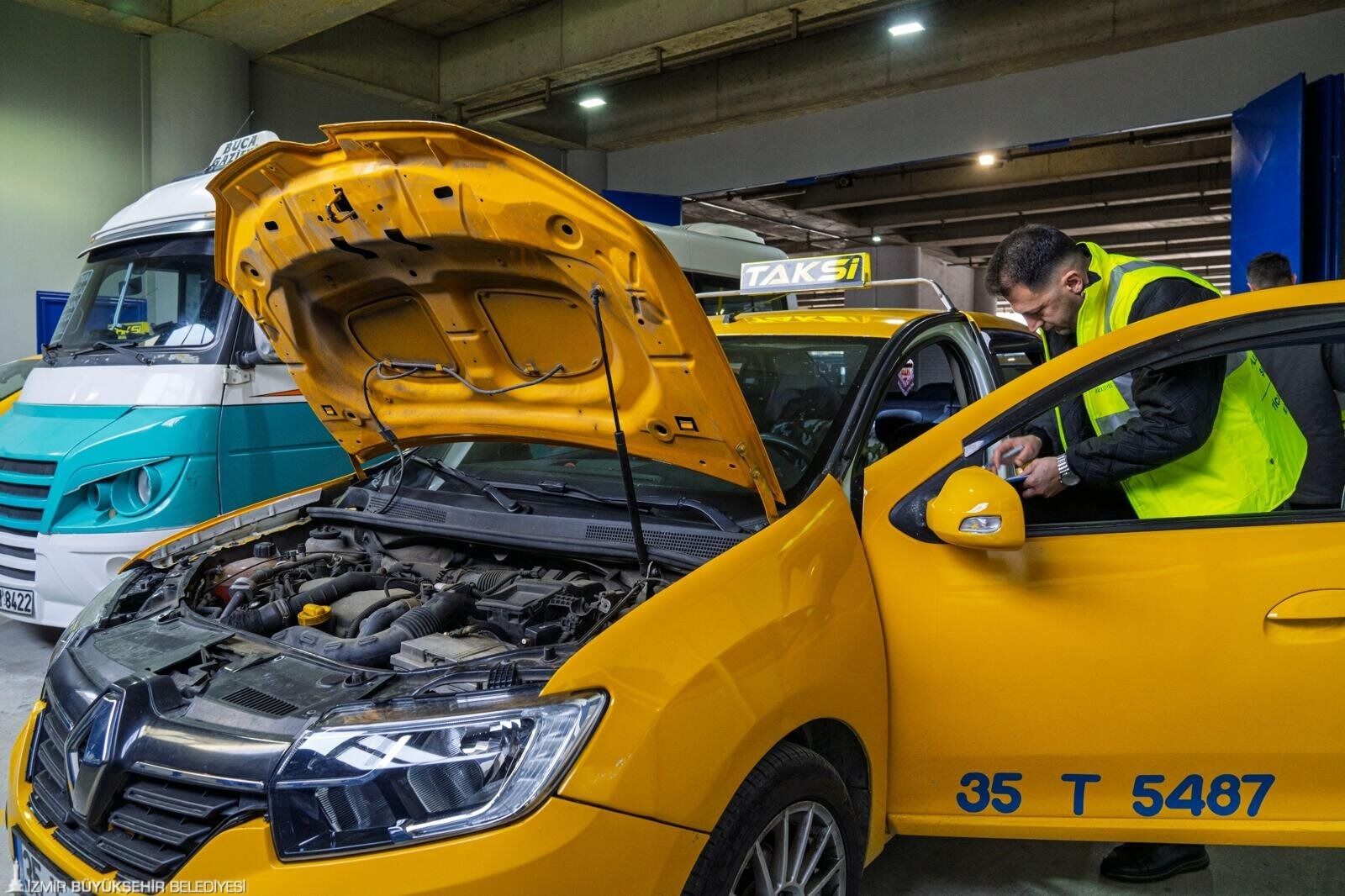 İzmir’de Ticari Araçlara Sıkı Denetim