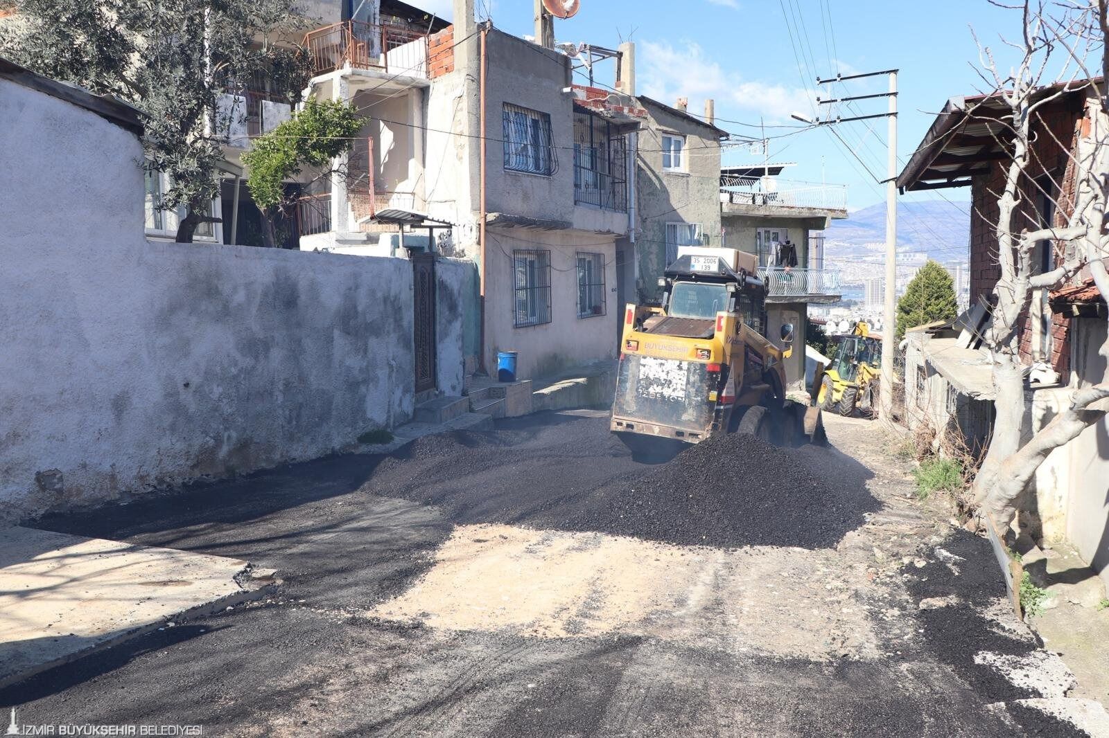İzmir’de Yenilenmeyen Yol Kalmayacak 33