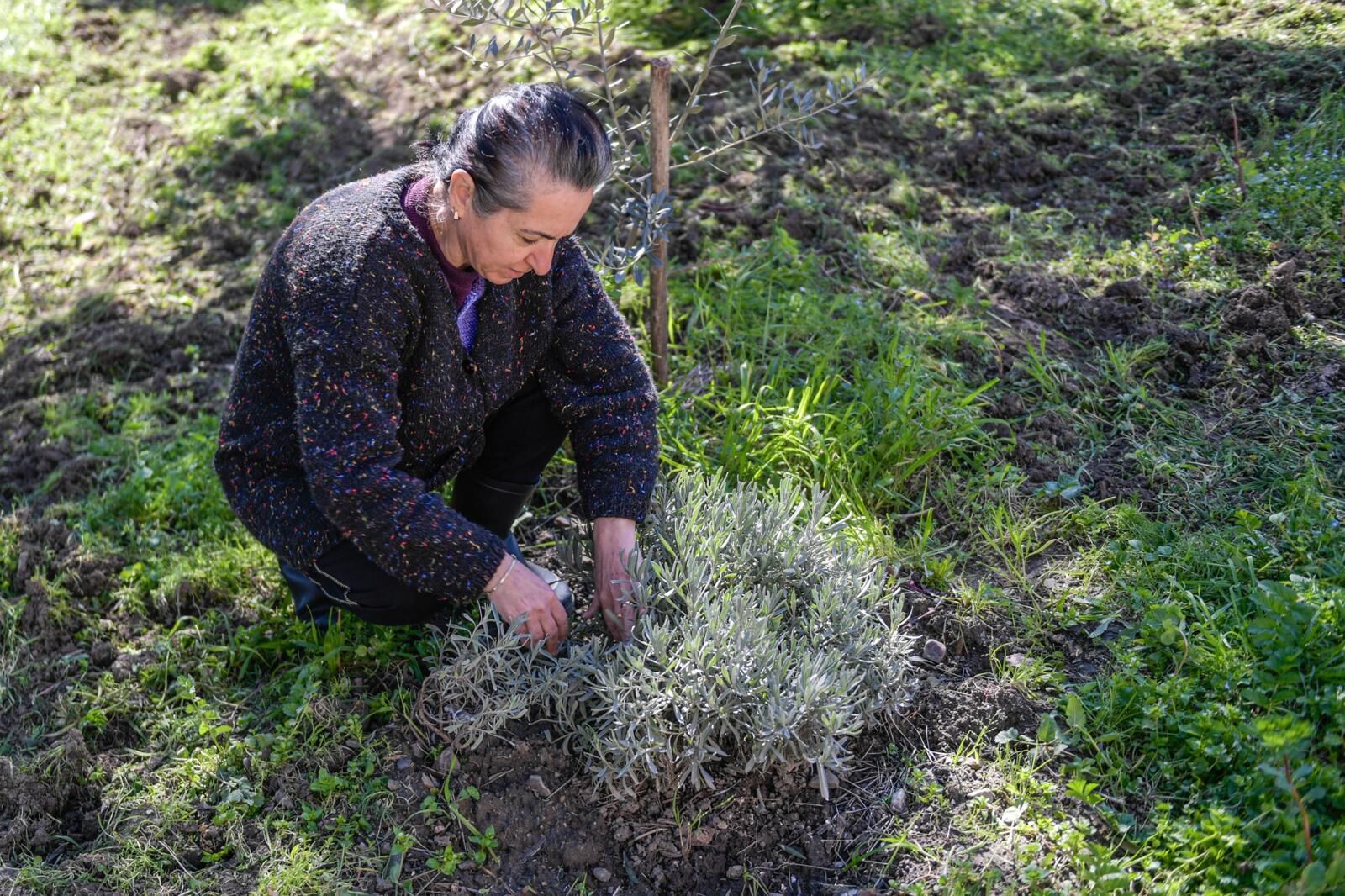 İzmir'deki Kurs Hayatını Değiştirdi Bahçede Üretime Başladı! (3)