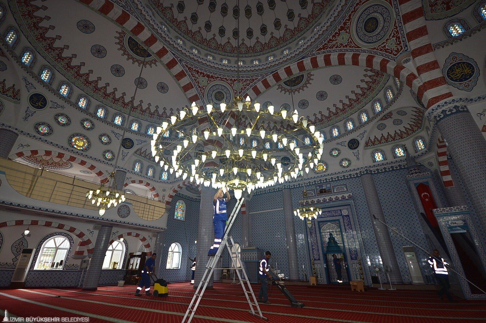 İzmir’in Camilerinde Bayram Temizliği 33