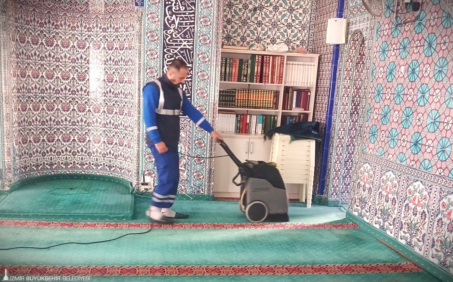 İzmir’in Camilerinde Bayram Temizliği