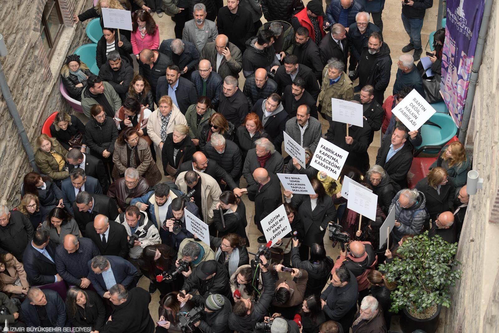 “İzmir’in Hakkını Sonuna Kadar Savunacağız” 444