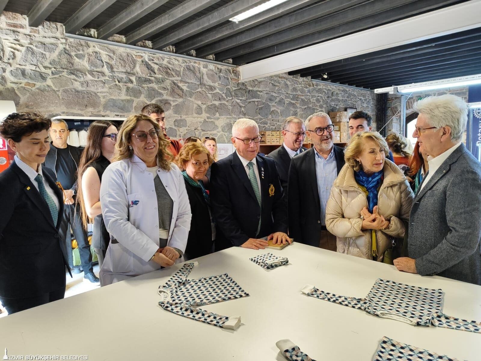 İzmirli Kadınların Yeteneğini Dünyaya Gösteriyor33