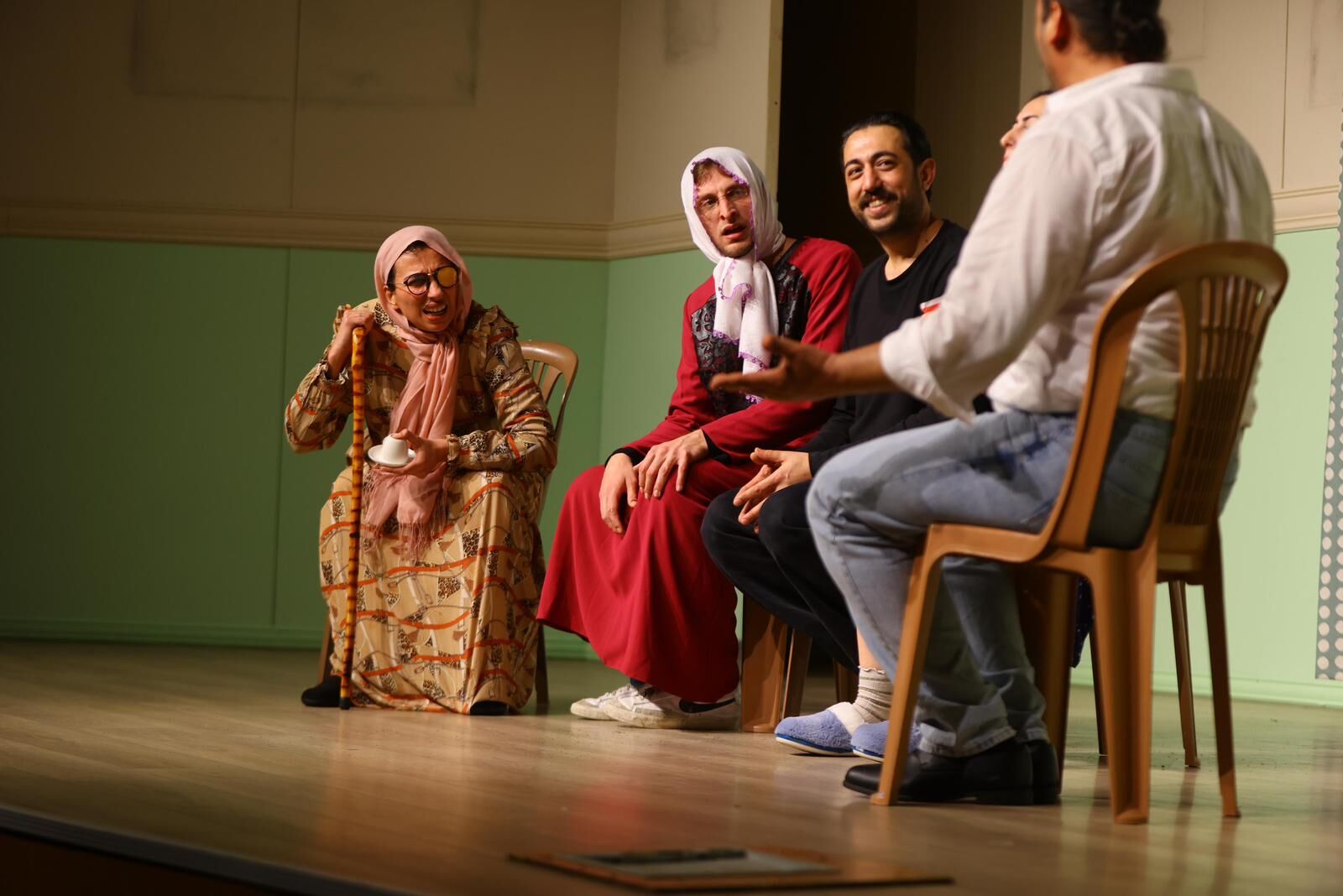 Karabağlar’da Tiyatro Coşkusu Dünya Tiyatrolar Günü’nde Yaşandı (5)