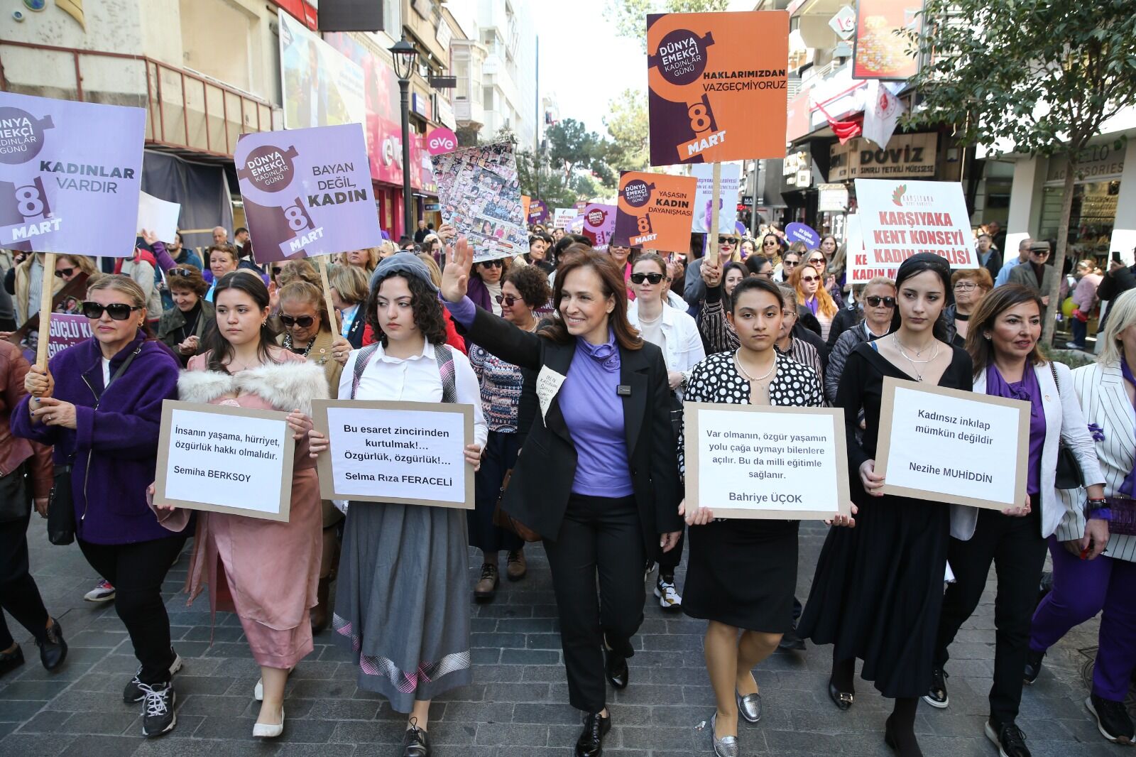 Karşıyaka Belediyesi, 8 Mart Dünya Kadınlar Günü’nü Kapsamlı Bir Programla Kutlamaya Hazırlanıyor. (7)
