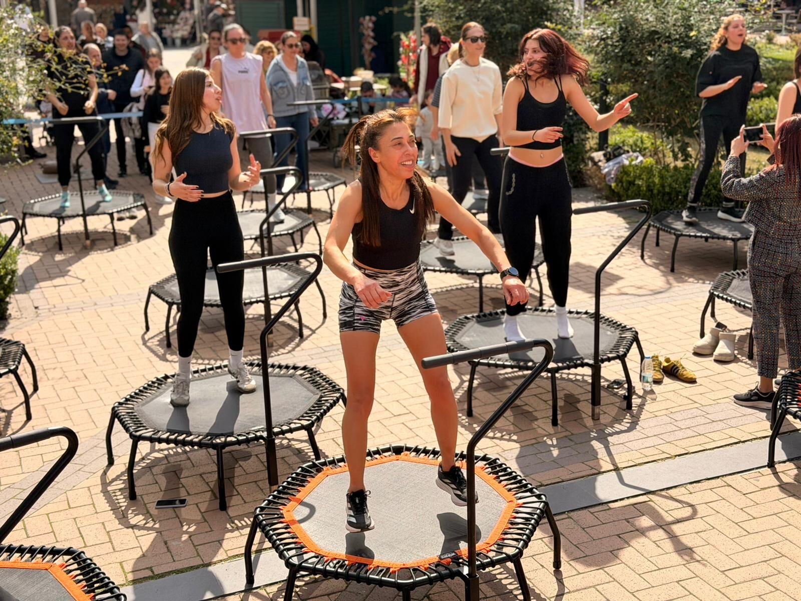 Karşıyaka Belediyesi, Dünya Kadınlar Günü’nü Renkli Ve Anlamlı Bir Programla Kutladı. (3)