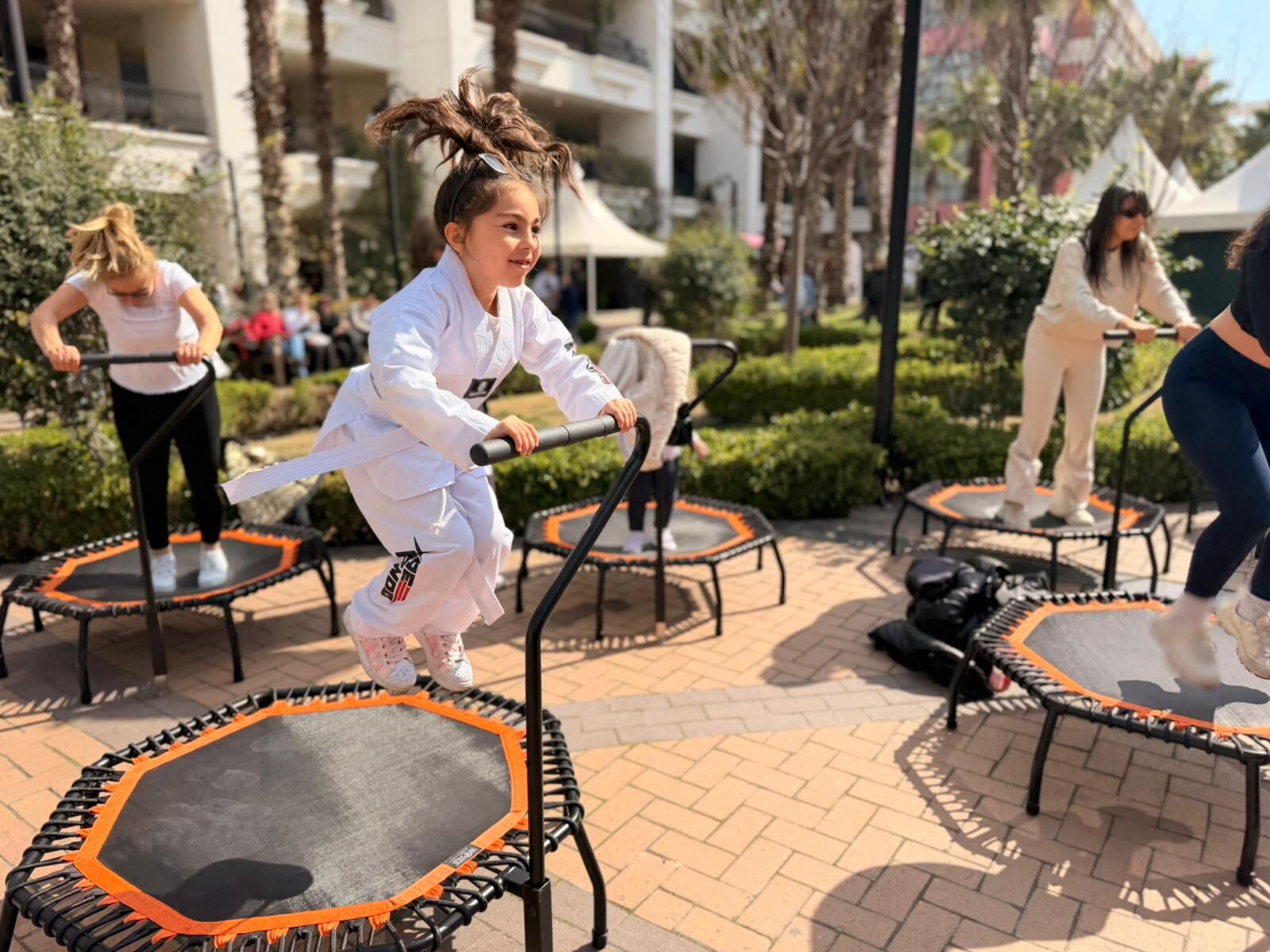 Karşıyaka Belediyesi, Dünya Kadınlar Günü’nü Renkli Ve Anlamlı Bir Programla Kutladı. (6)