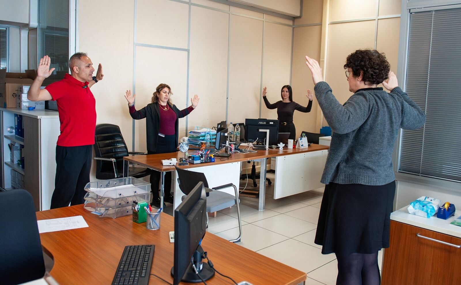 Karşıyaka'da Mesai Öncesi Ofis Egzersizi (5)