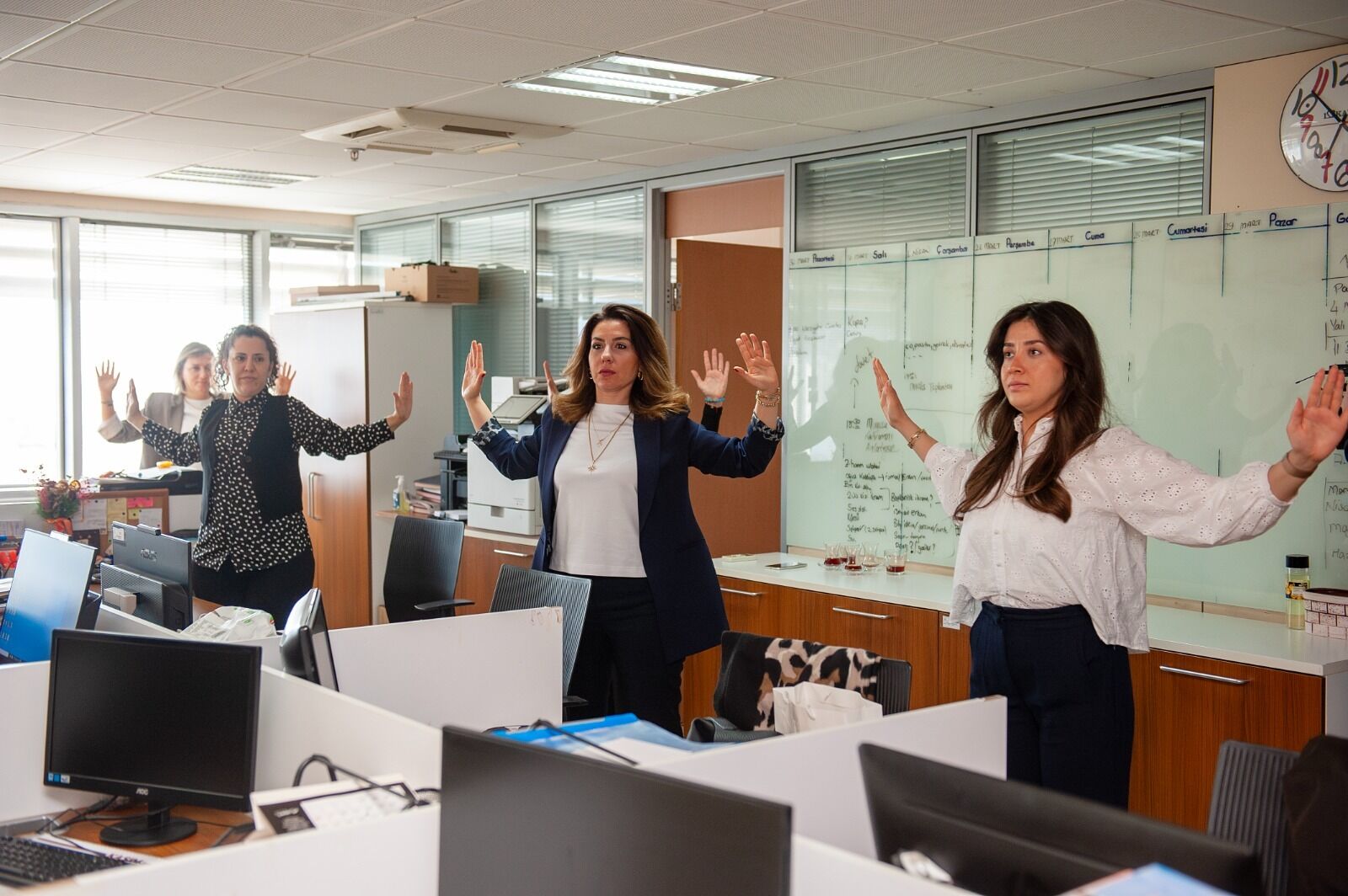 Karşıyaka'da Mesai Öncesi Ofis Egzersizi (6)