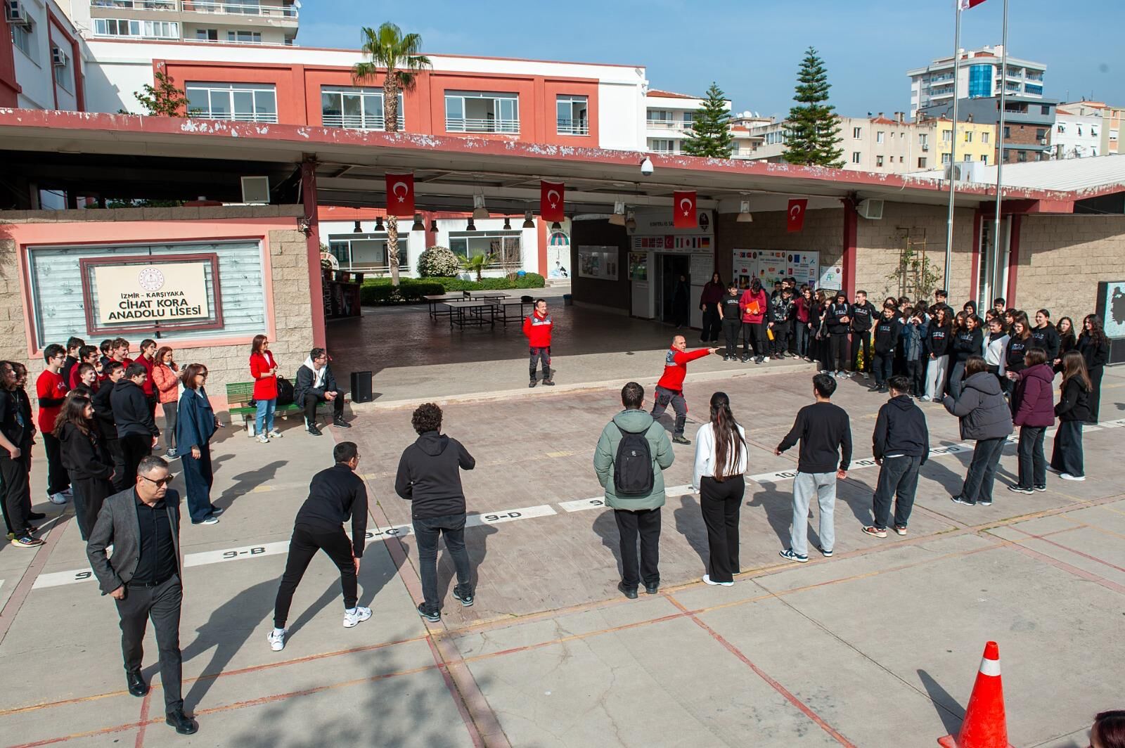 Karşıyakalı Gençler Afetlere Karşı Farkındalık Kazanıyor (4)