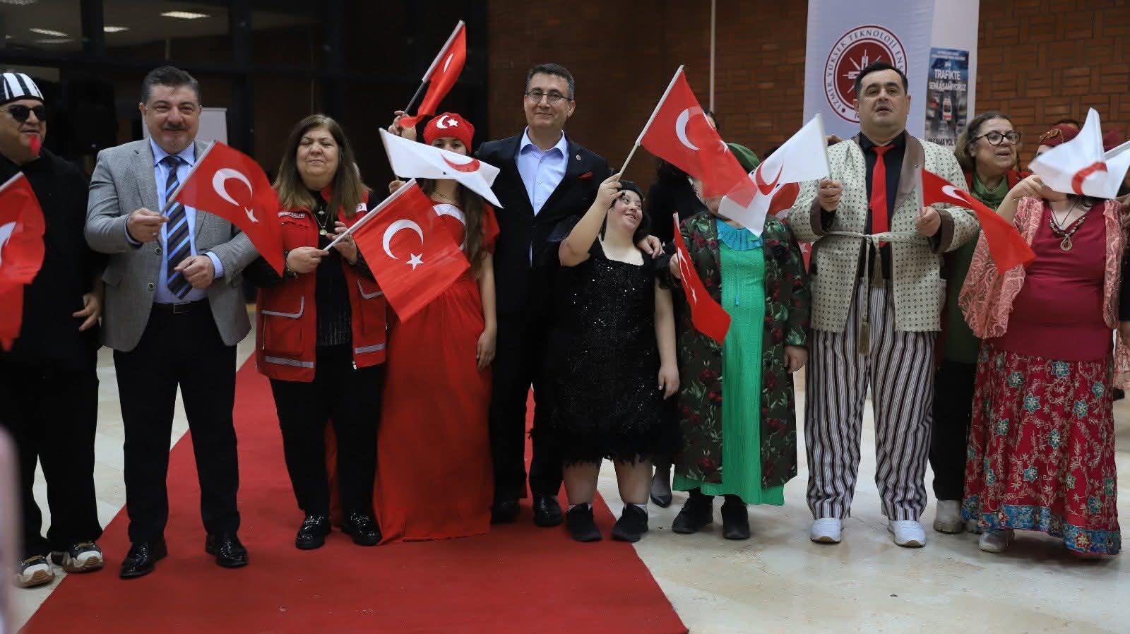 Kızılay Urla’dan Gençlere Sıcak Iftar Programı (4)