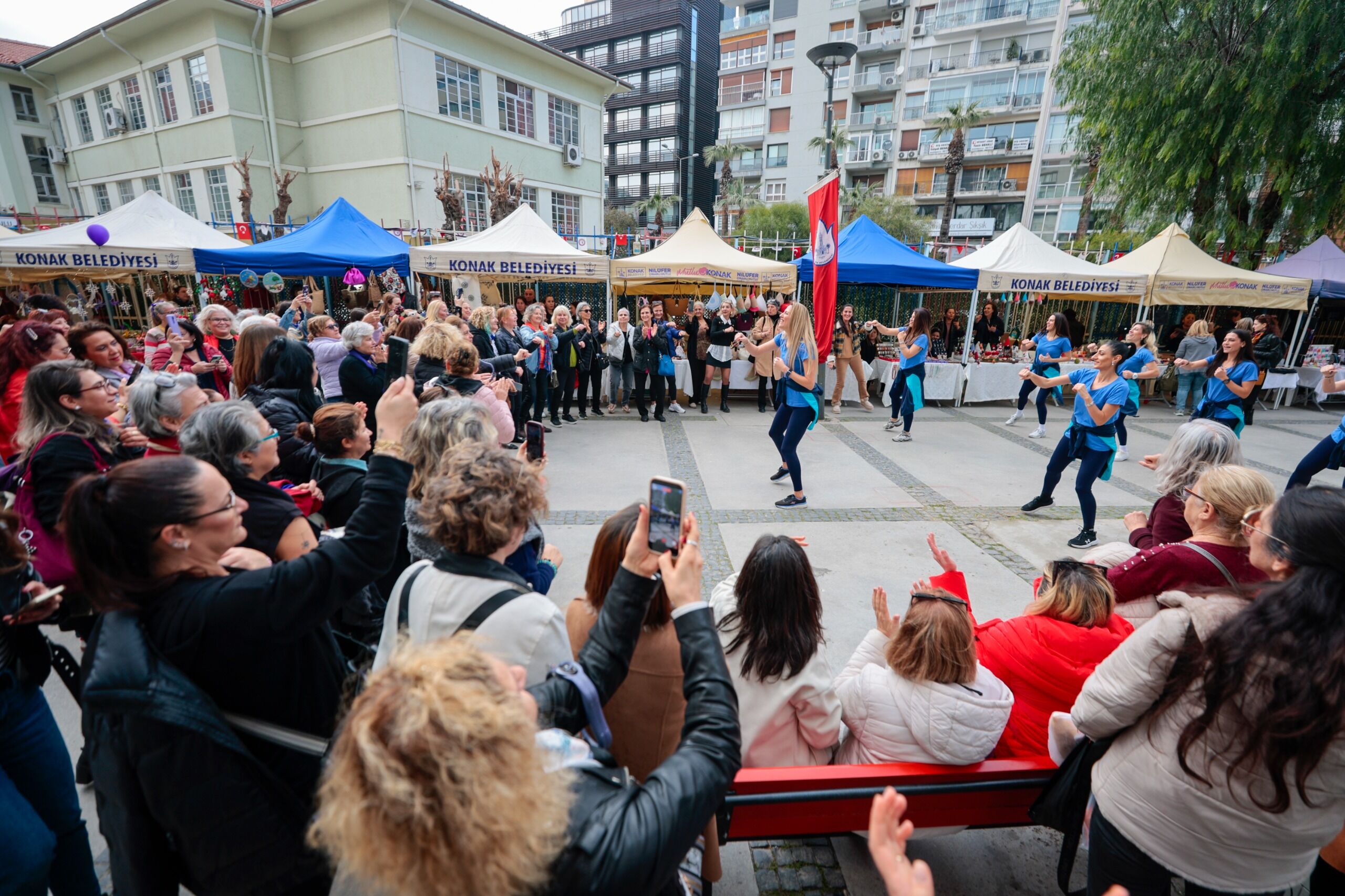 Konak’ta Kadın Emeği Ve Dayanışmasına Festival Gibi Kutlama (8)