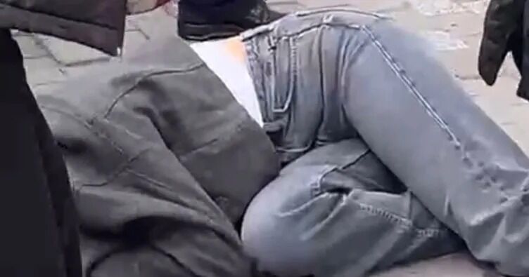 Korkunç Olay... Boşanma Aşamasındaki Eşini Sokak Ortasında Başından Vurdu!