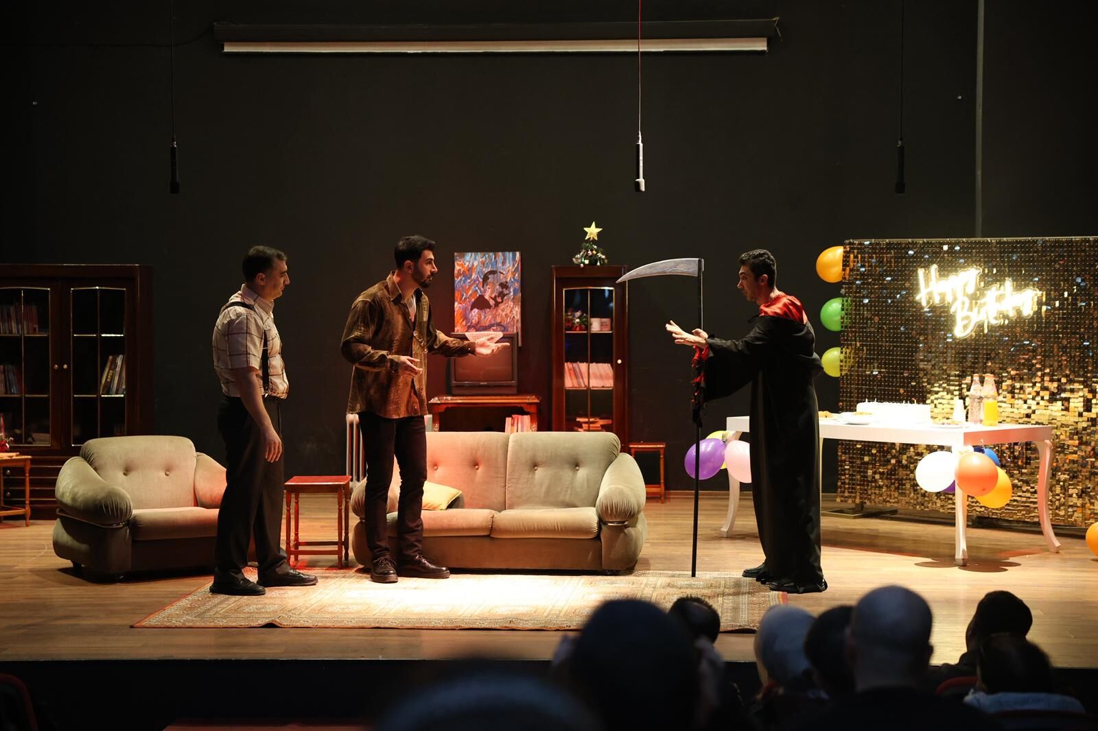 Menemenli Oyuncular Sahnede (1)