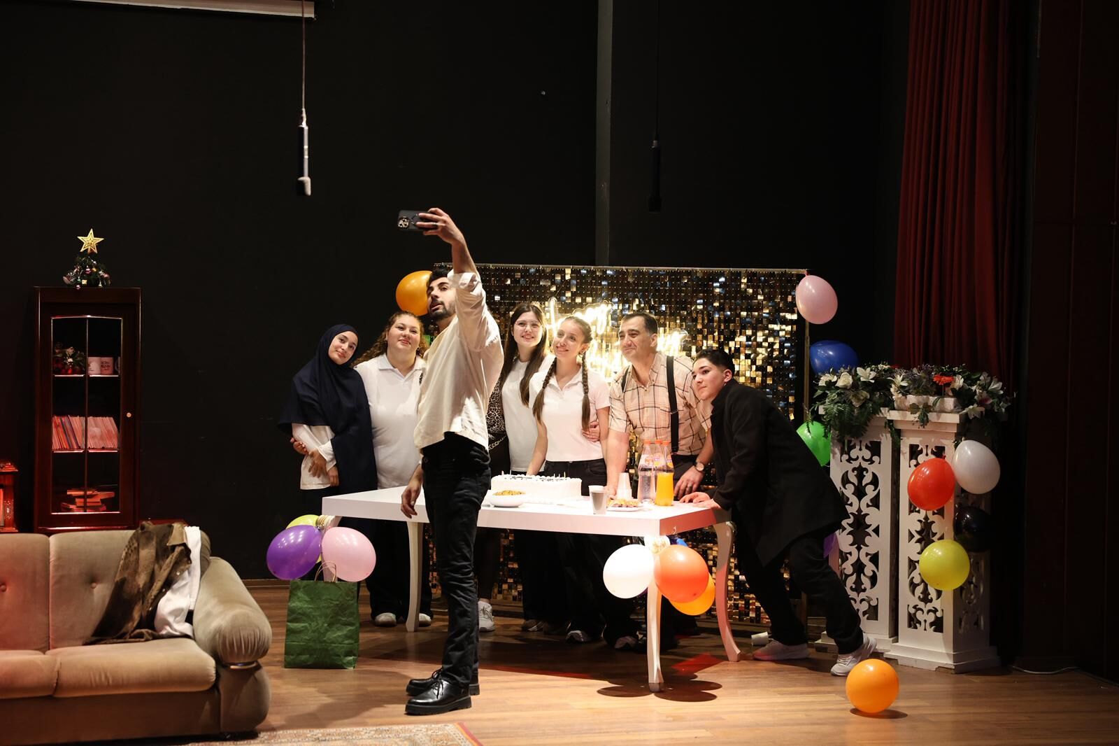 Menemenli Oyuncular Sahnede (3)