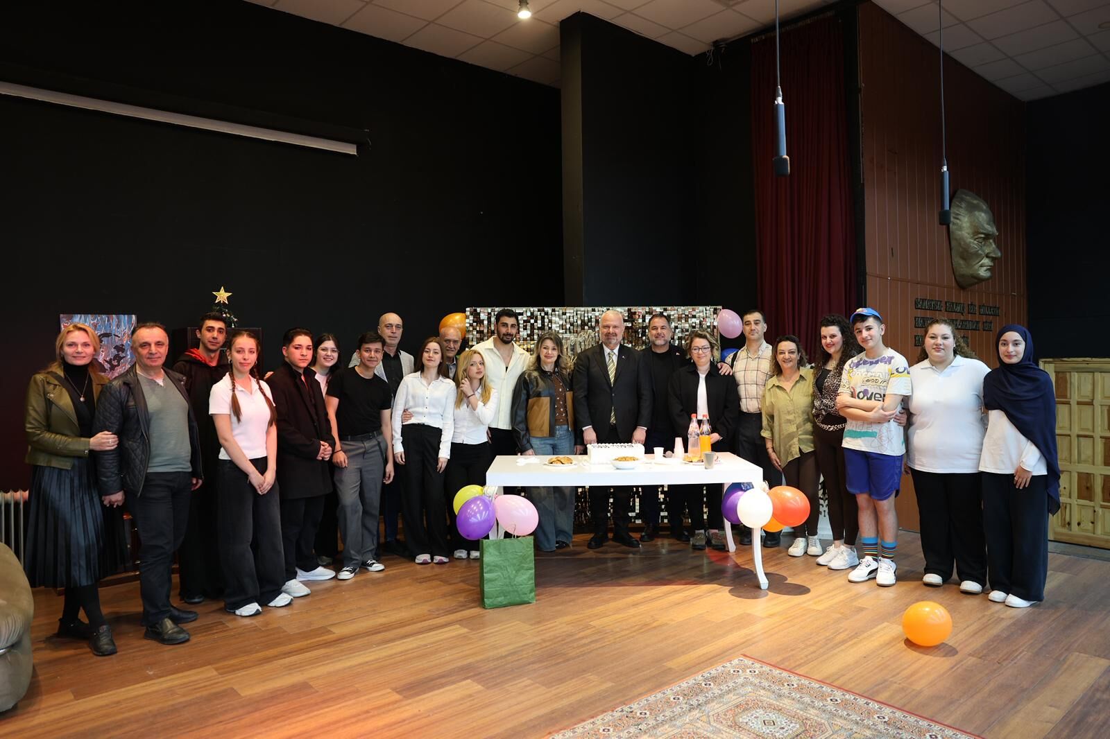 Menemenli Oyuncular Sahnede (6)