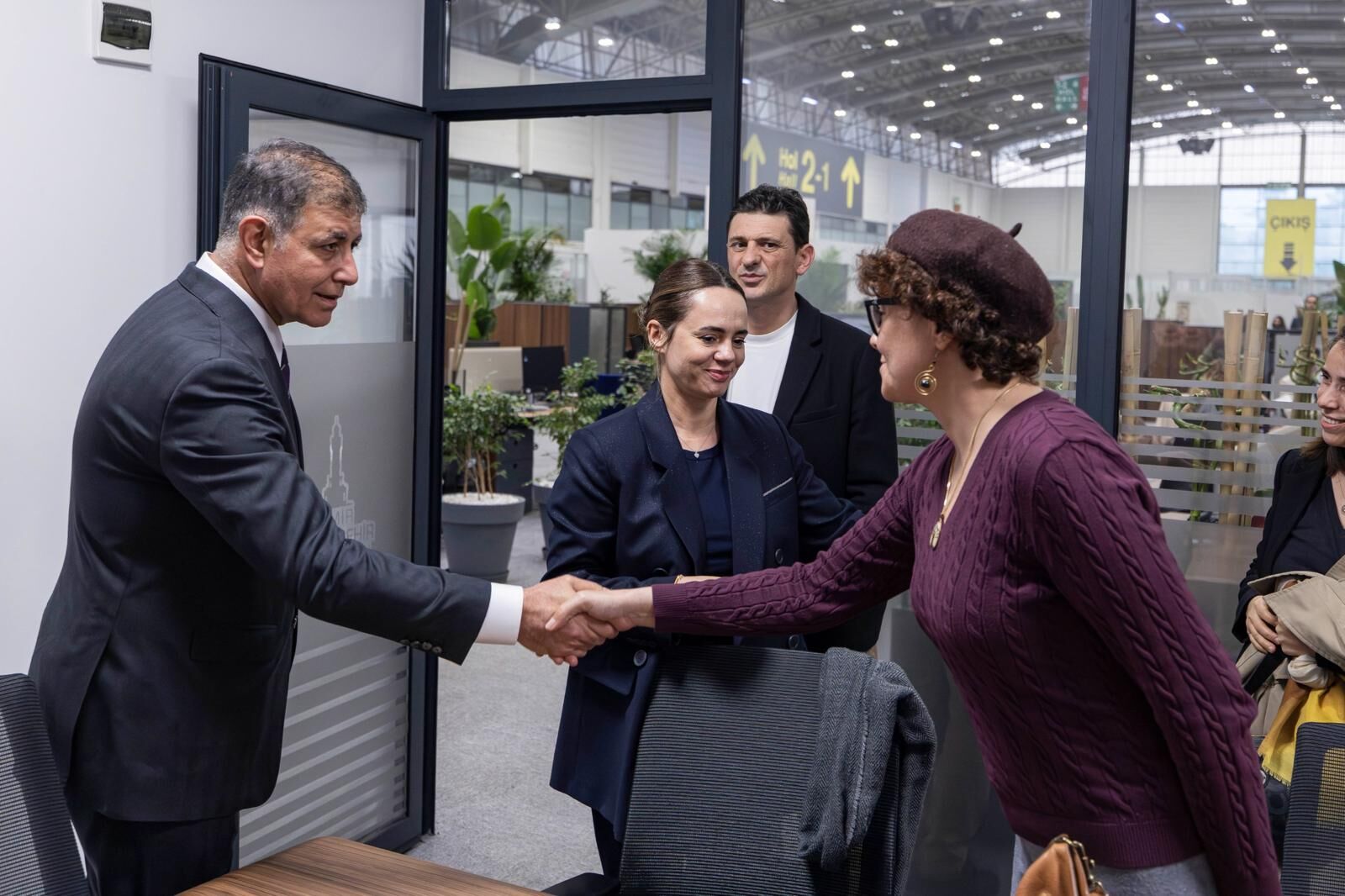 Minguzzi Ailesinden Başkan Tugay’a Anlamlı Ziyaret (1)