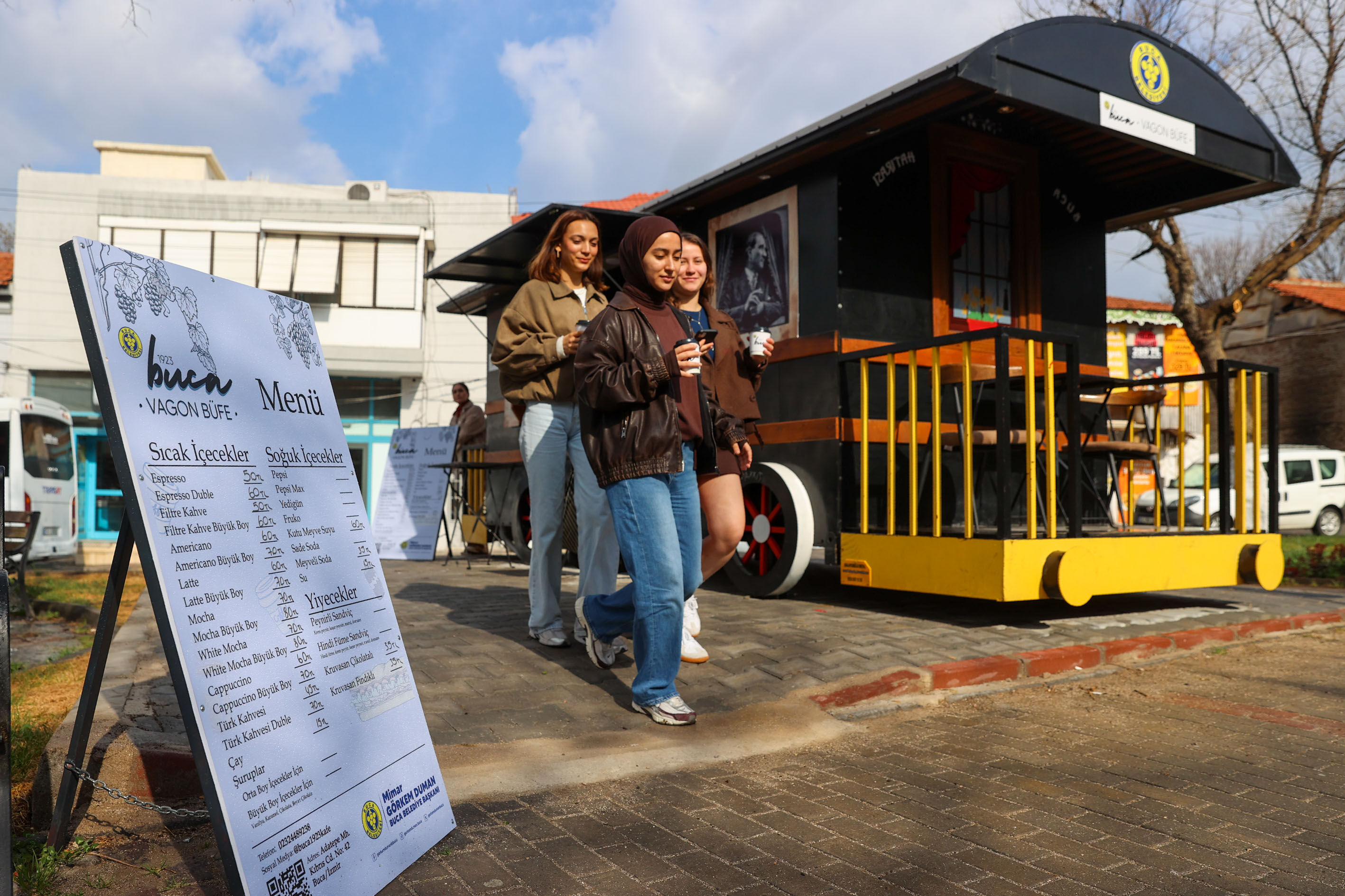 Öğrenciler Ve Vatandaşlar Için Ideal Iki Yeni Kafe Buca 1923 Ray Ve Vagon Büfe (1)