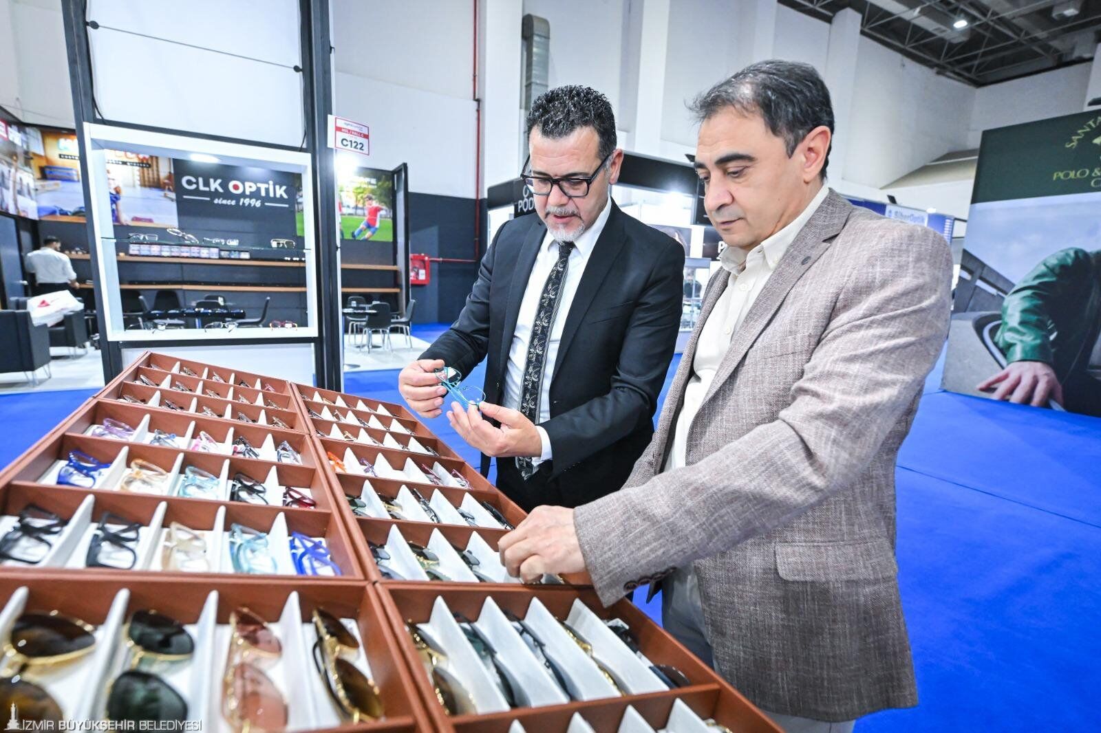 Optic World İzmir’de Miyopi Alarmı 333