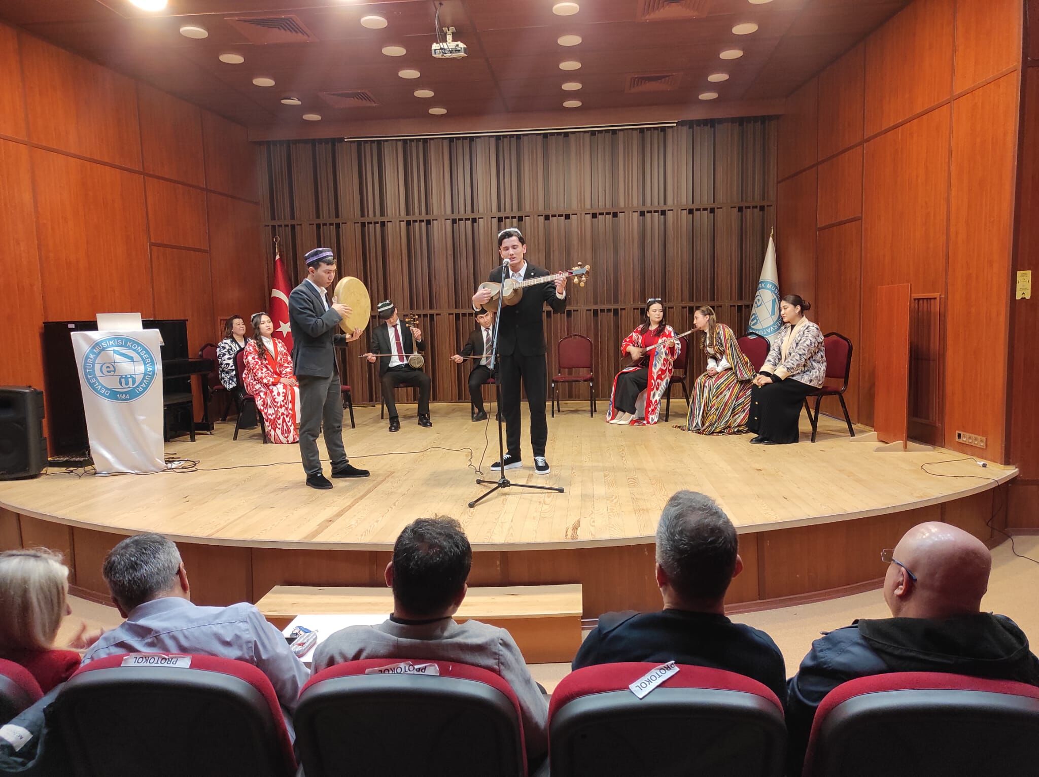 +++Özbek Ezgileri Ege Üniversitesinde Yankılandı (6)
