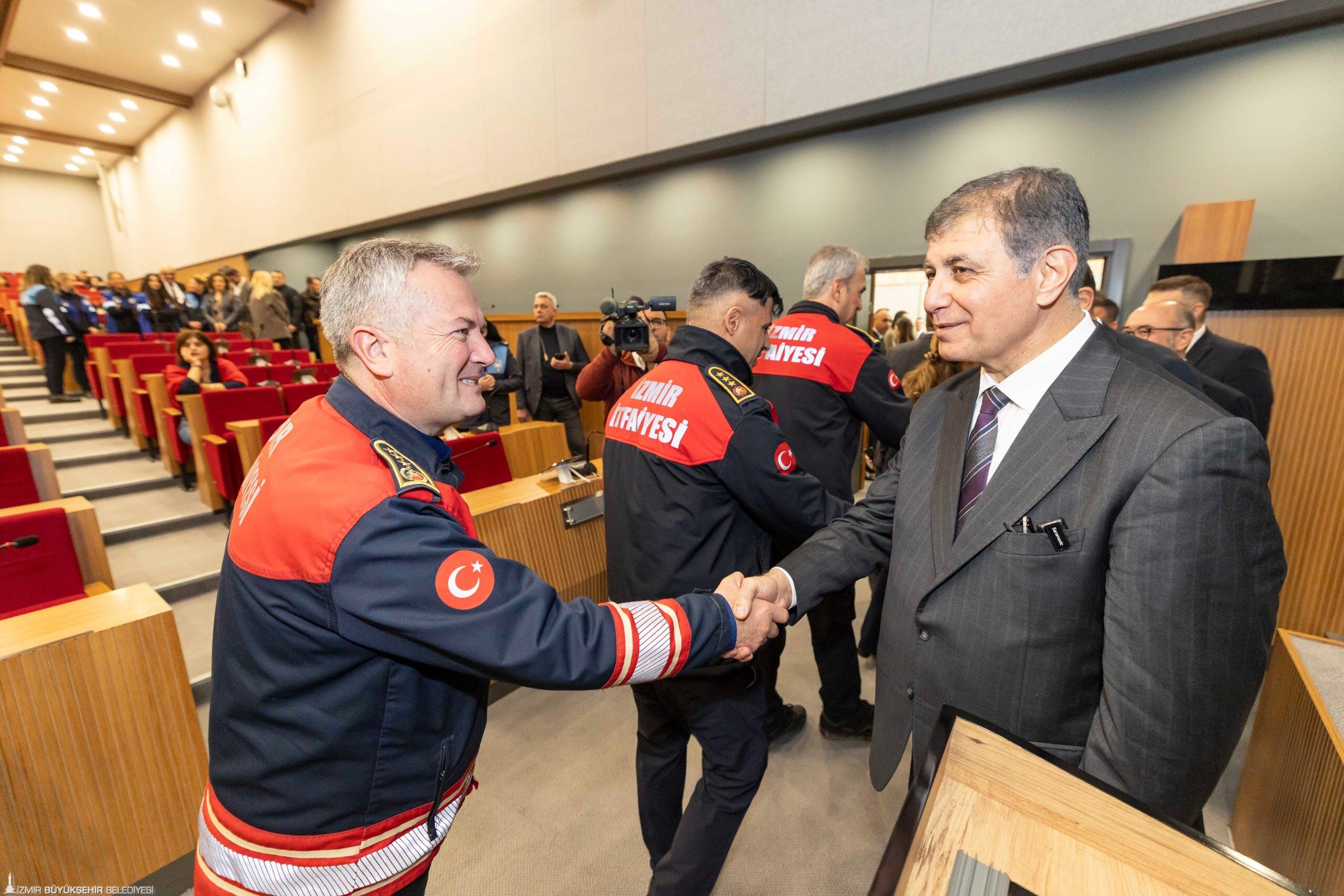 Siz İzmir’in Vicdanısınız 22