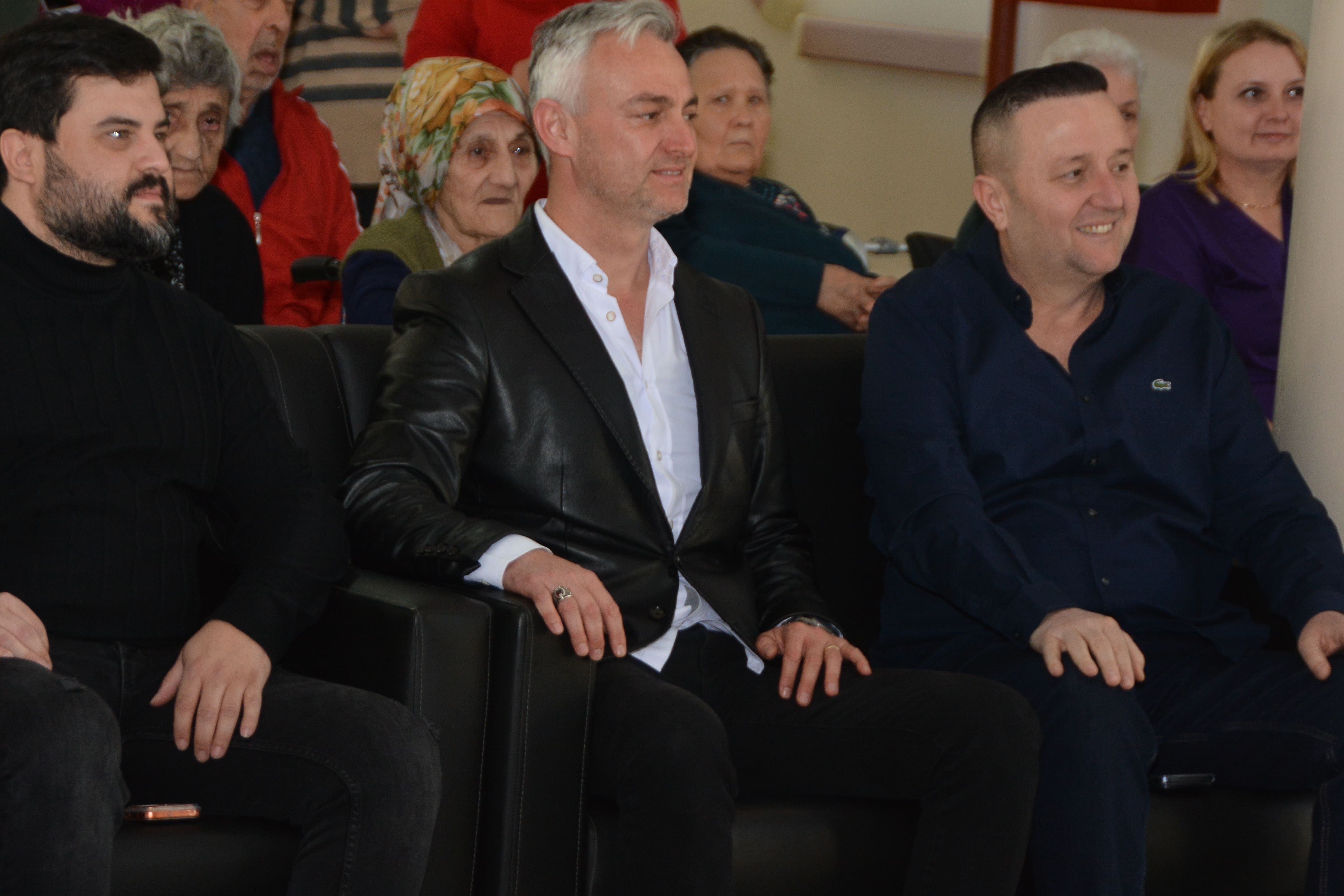 Torbalı Huzurevi Yaşlı Bakım Ve Rehabilitasyon Merkezi Sakinleri, Yaşlılar Haftası Kapsamında Düzenlenen Müzik Etkinliğiyle Keyifli Saatler Geçirdi (5)