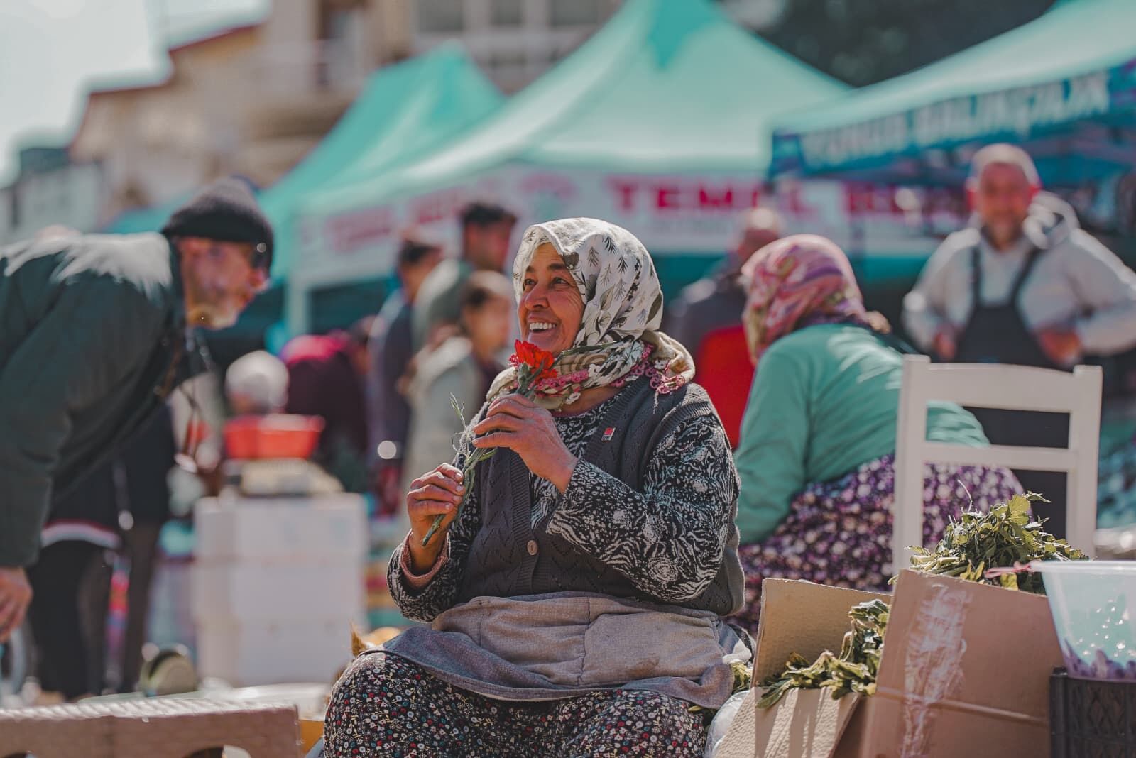 Torbalı’da 8 Mart’ta Kadınlara Karşılıksız Ilgi (7)