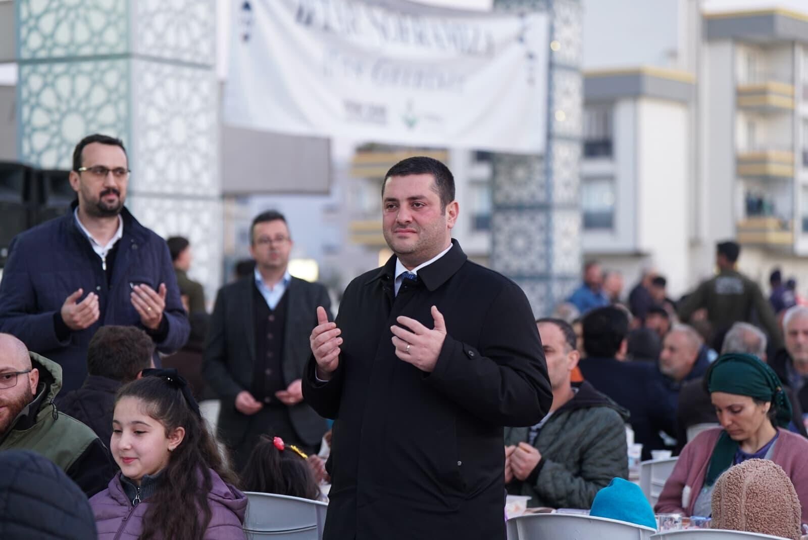 Torbalı’da Ramazan Bereketi Iftar Sofrasında Paylaşıldı (1)