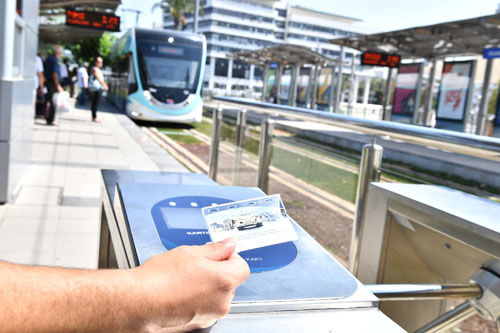 İzmirim Kart alın, toplu taşımayla gidin