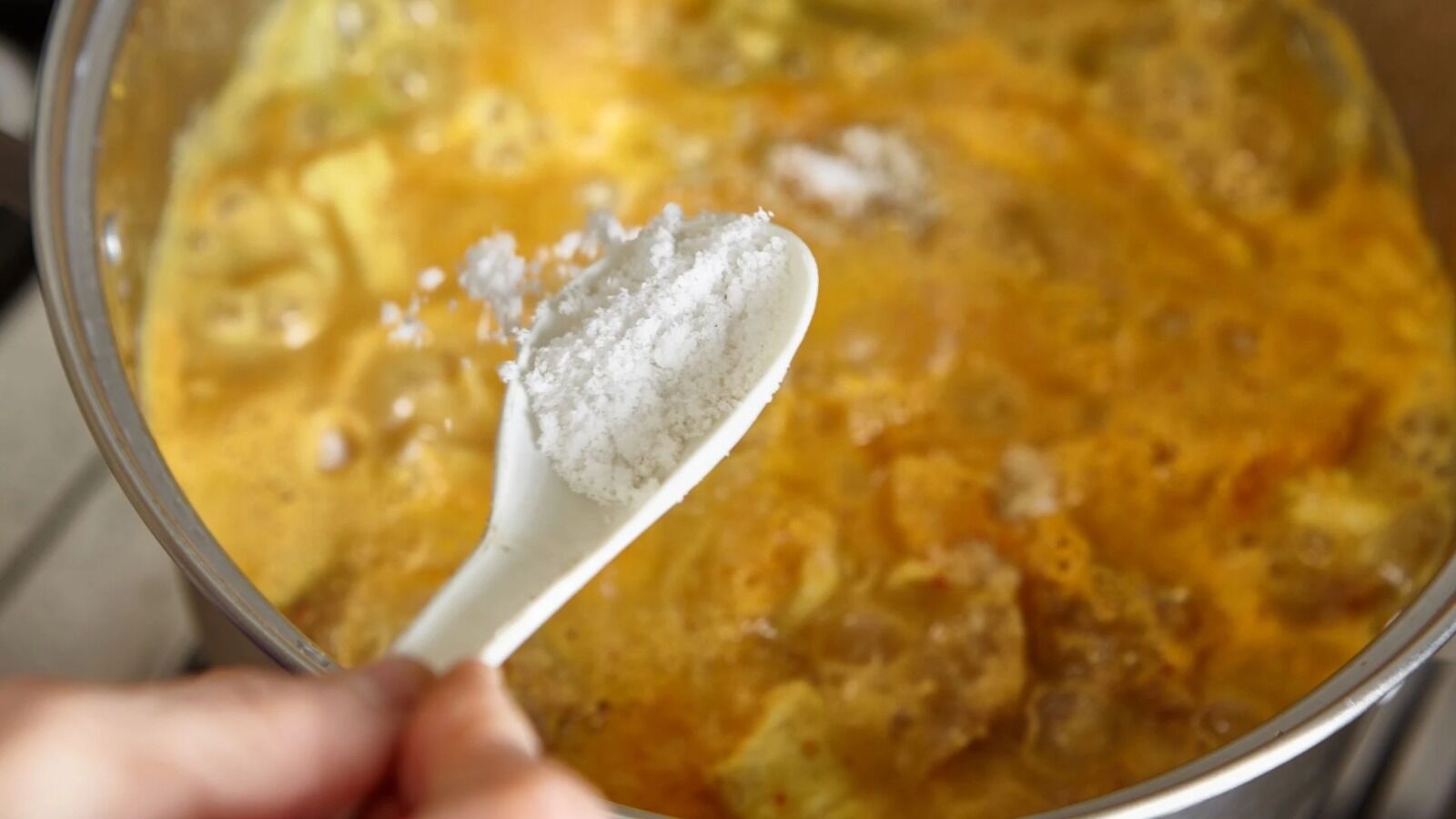 Tuzu Fazla Kaçan Çorbayı Patatesle Tek Hamlede Kurtarın (1)