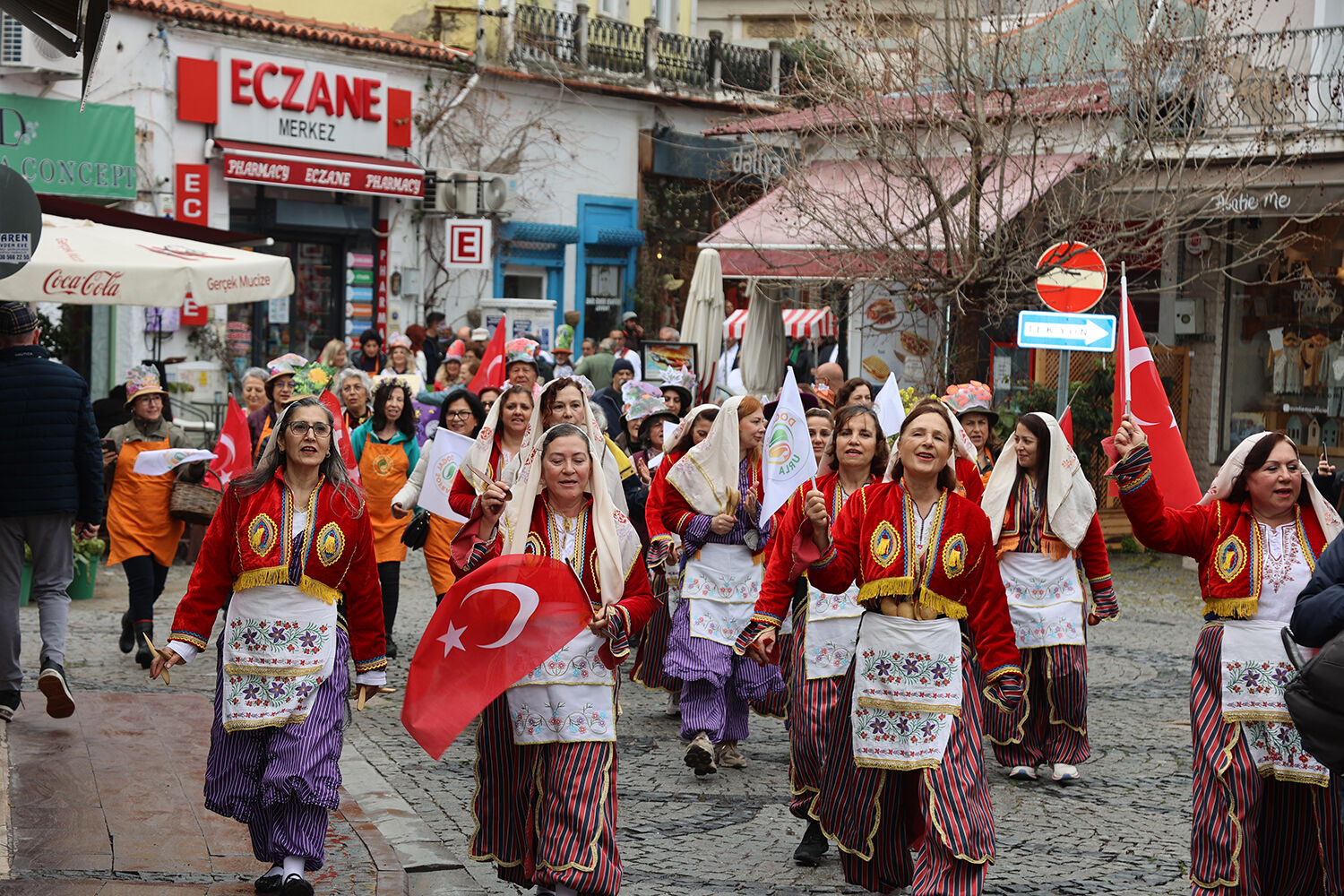 Urla’da Bahar Başladi Mart Dokuzu Urla Ot Bayrami Coşkusu (3)