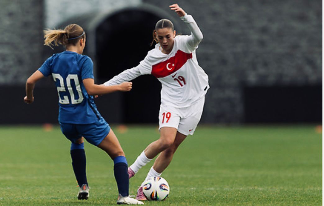 Aliağa’dan Avrupa hayaline uzanan yıldız: Açelya Nomak