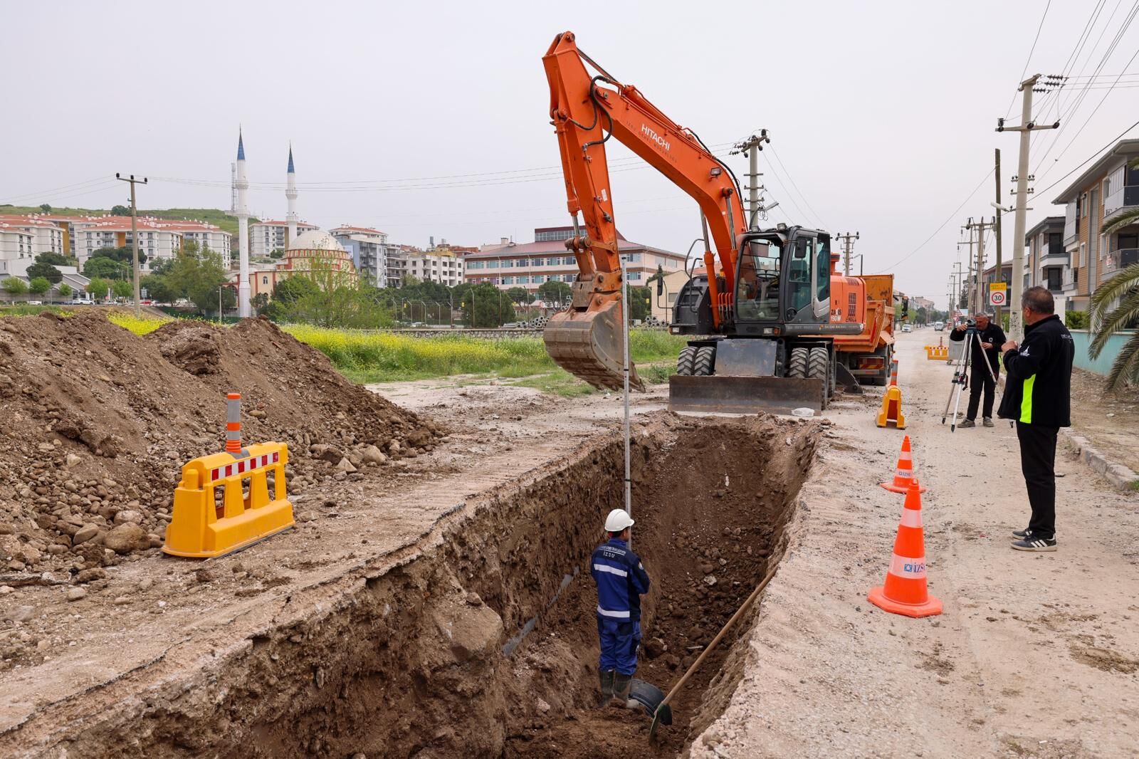 Bergama’da altyapı çalışmalarıyla su hatları yenileniyor