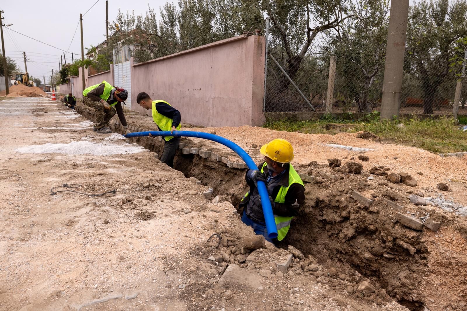 Bergama’da altyapı çalışmalarıyla su hatları yenileniyor