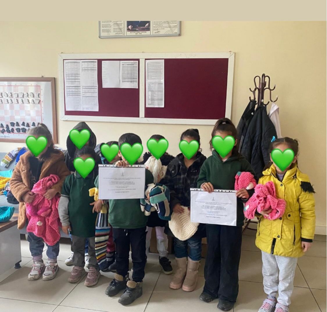 Karşıyaka’da çınarlardan dayanışma örneği: Okullara destek