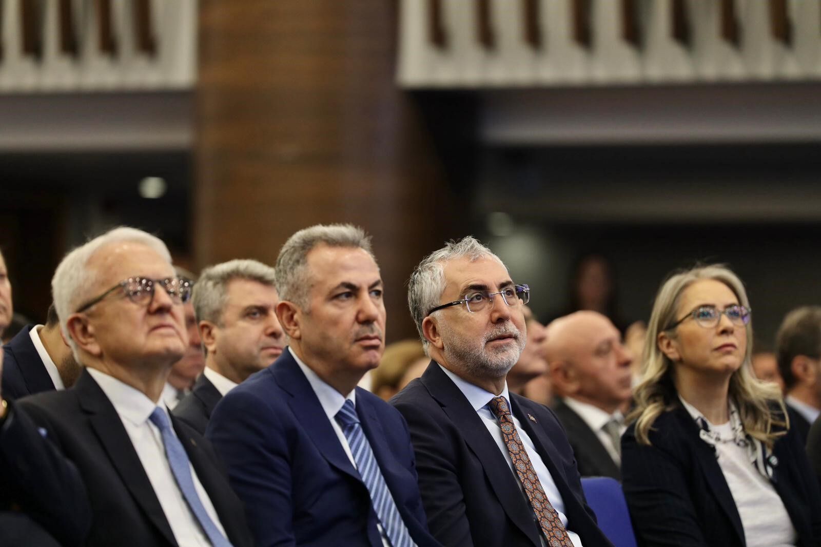 Çalışma hayatı İzmir’de masaya yatırıldı