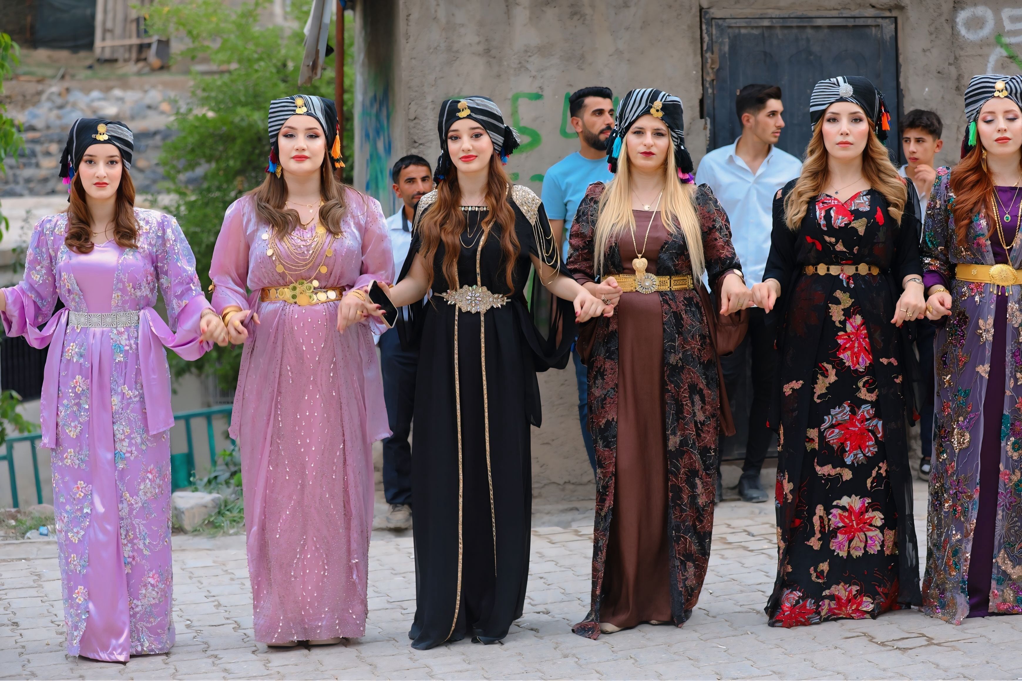 Şırnak’ın Uludere ilçesi ve Mendıkan bölgesinde etkili olan Goyan aşireti, artan düğün maliyetlerini azaltmak amacıyla dikkat çeken bir karara imza attı.